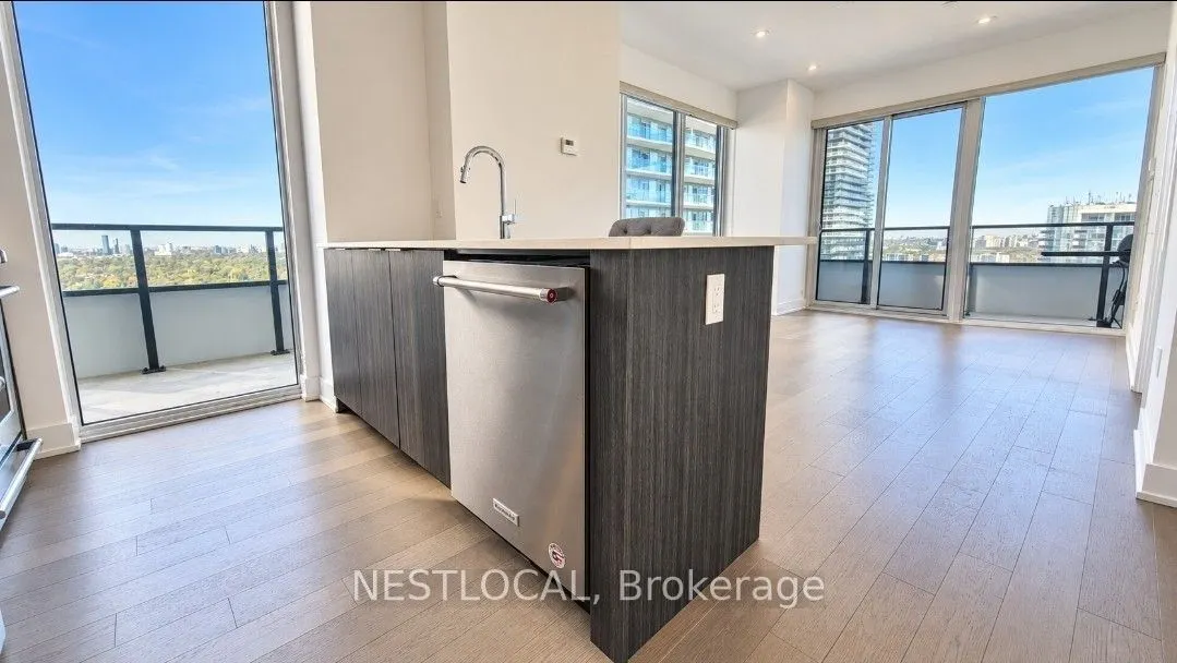 20 Shore Breeze Drive #2904