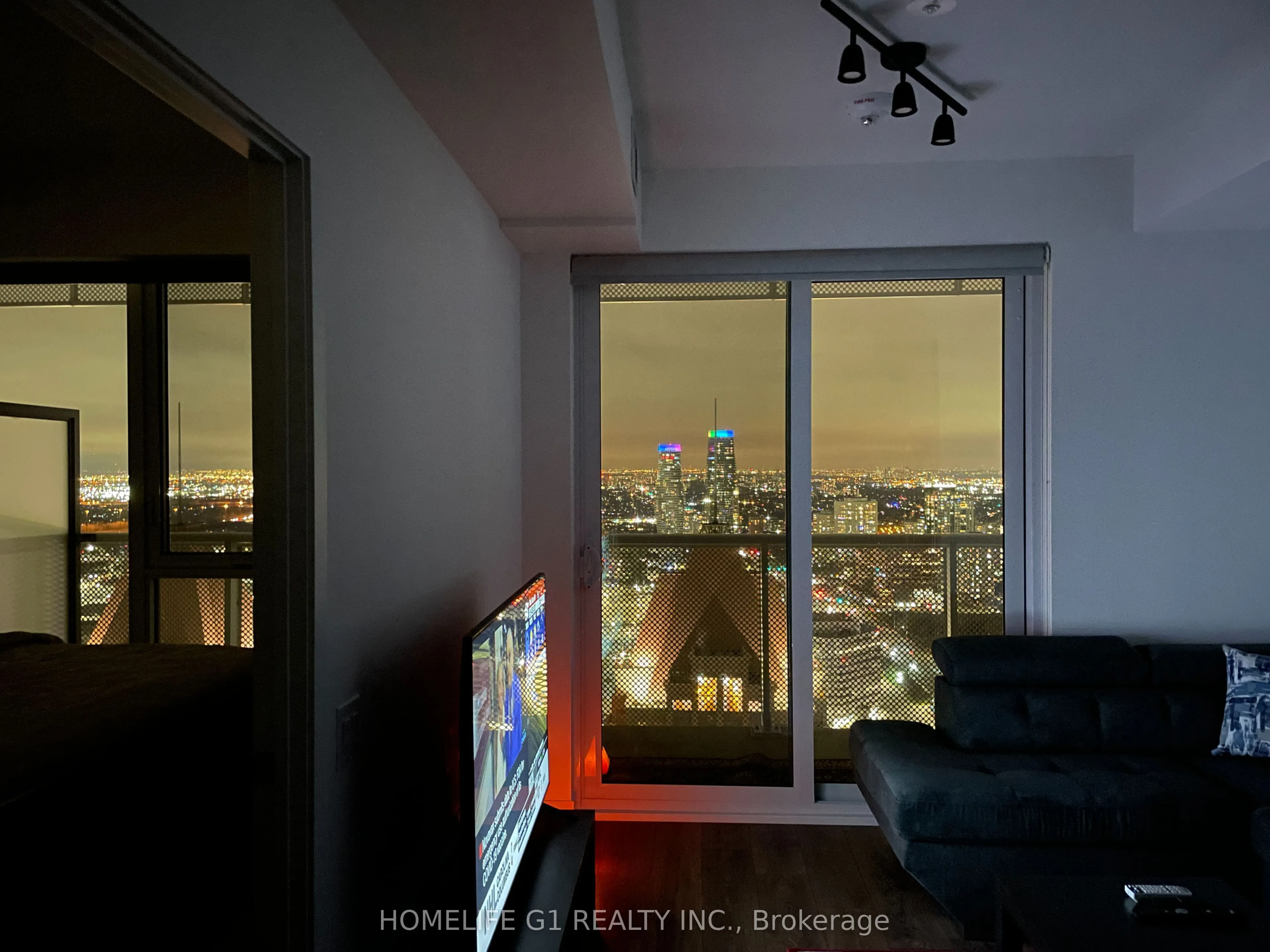 4065 Confederation Parkway #4007