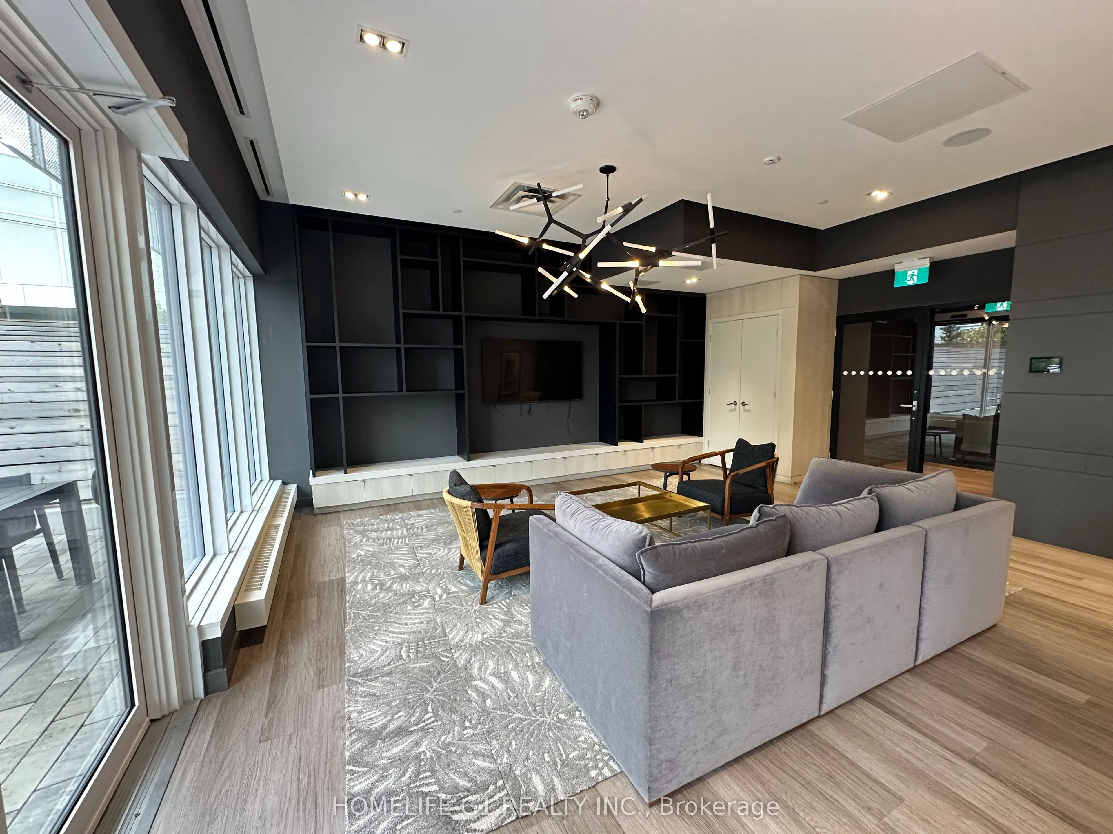 4065 Confederation Parkway #4007