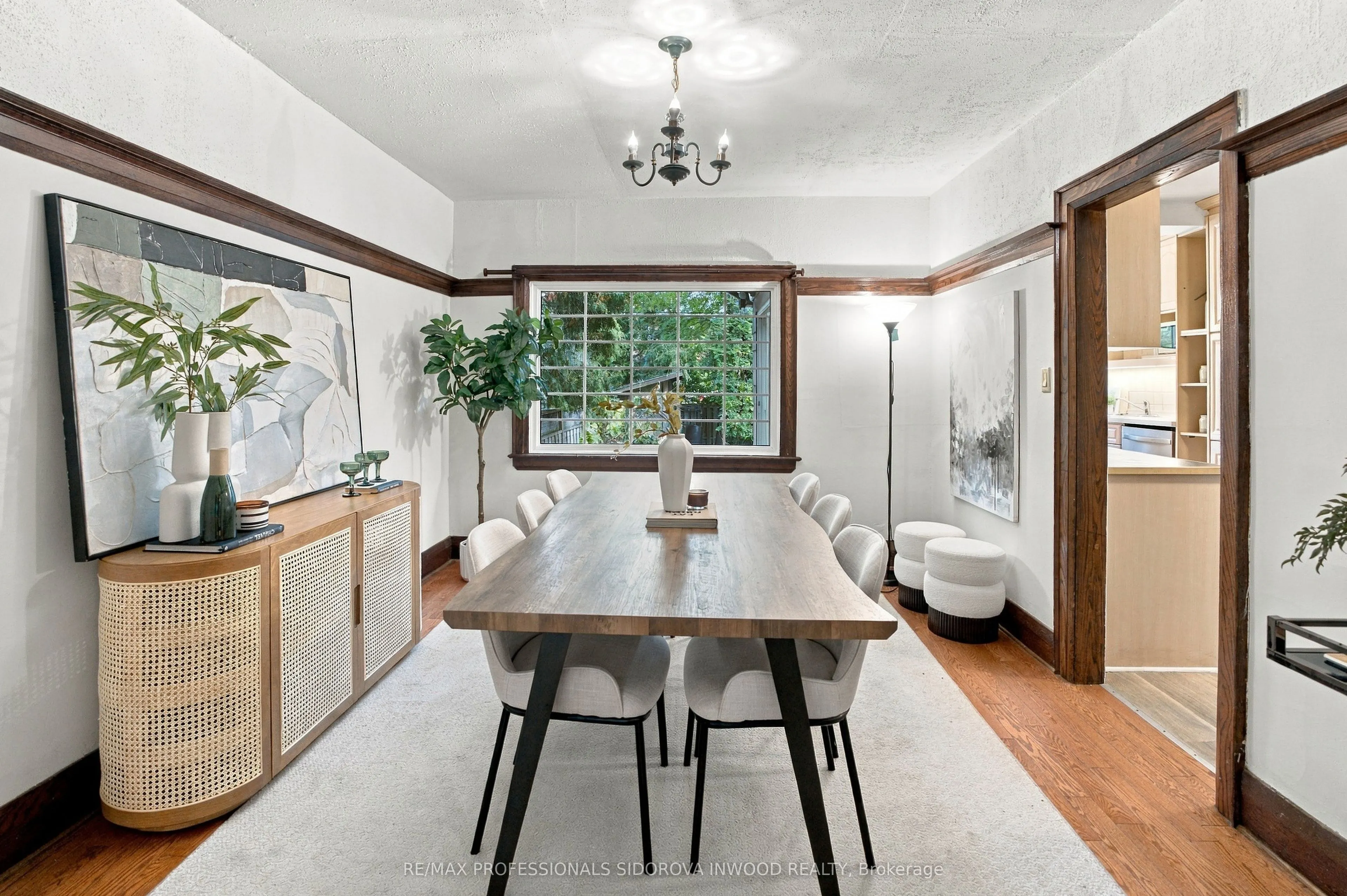 399 Armadale Avenue