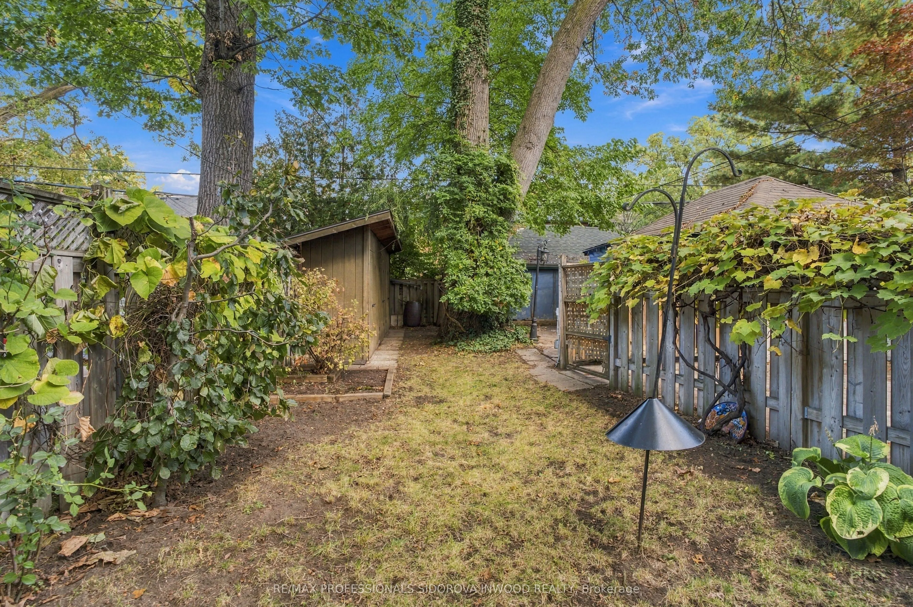 399 Armadale Avenue