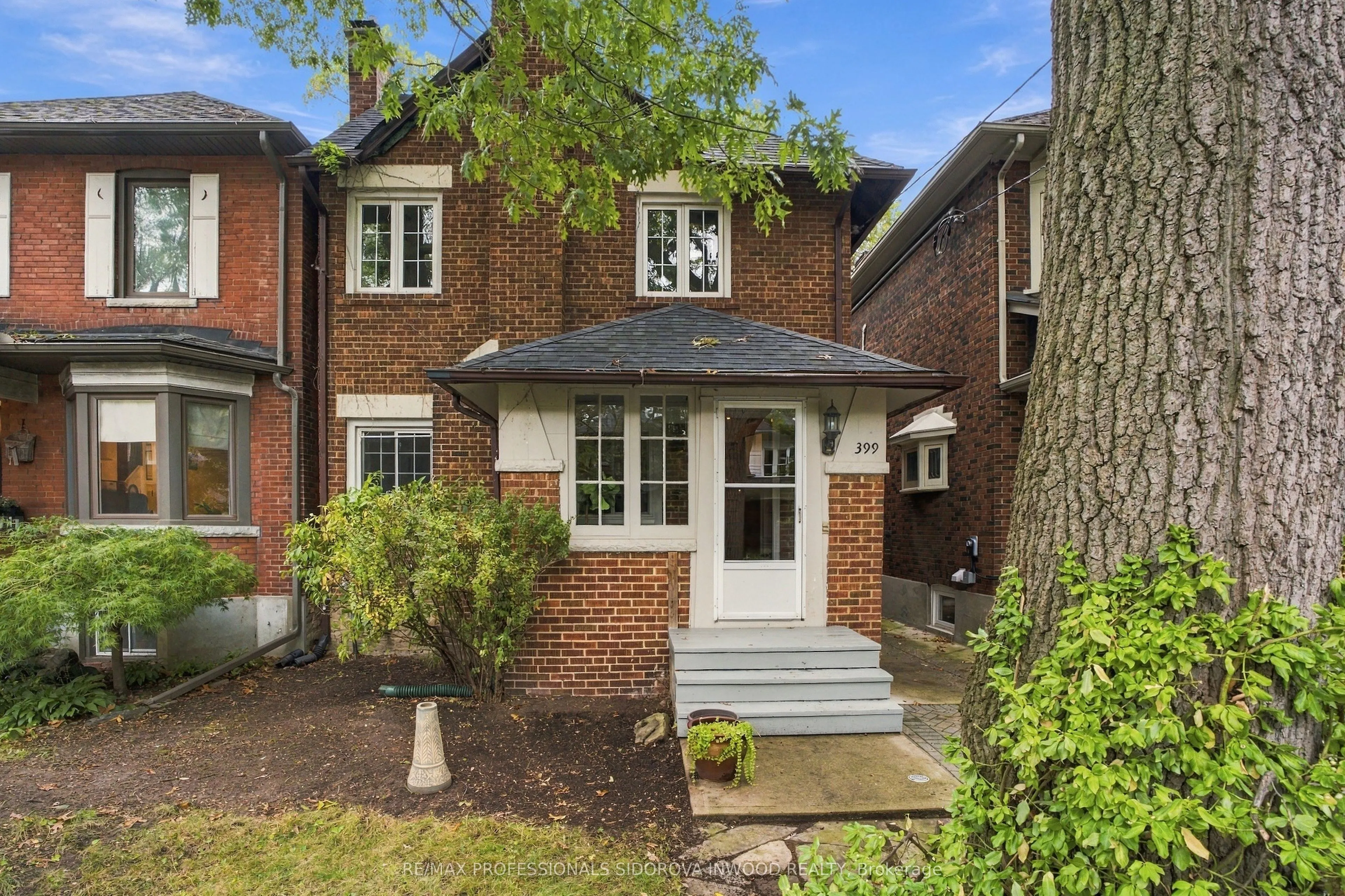 399 Armadale Avenue