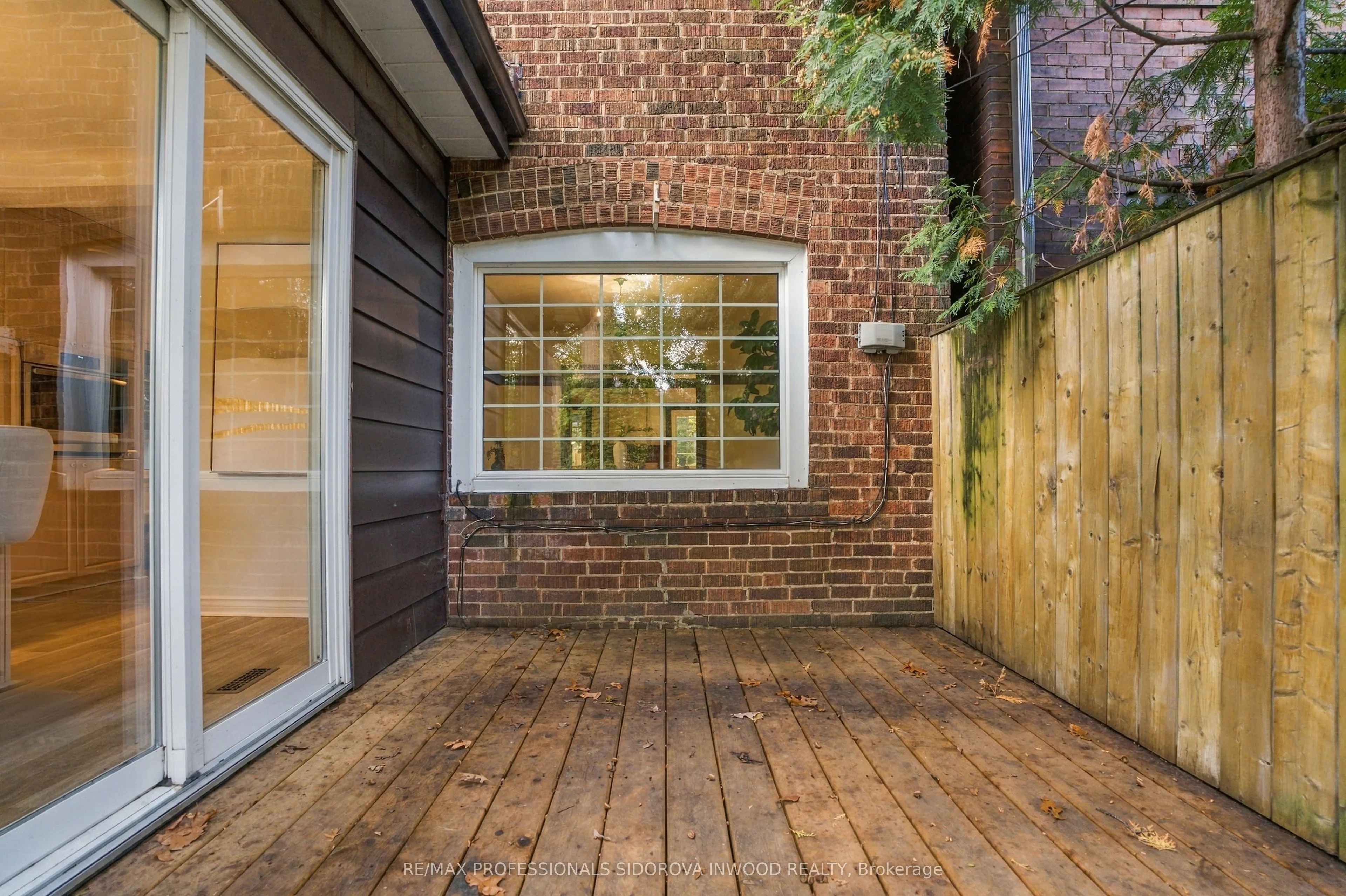 399 Armadale Avenue