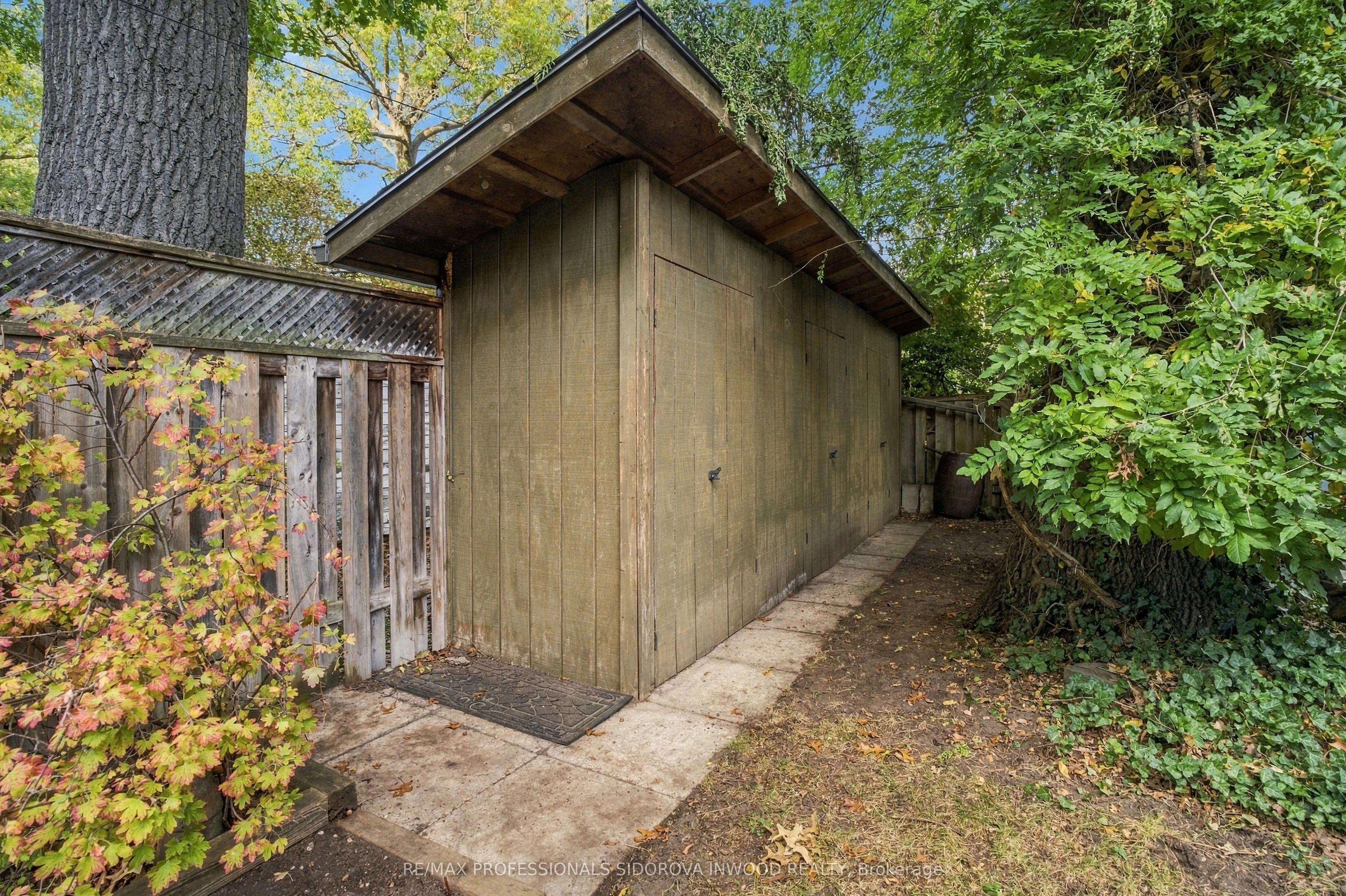 399 Armadale Avenue