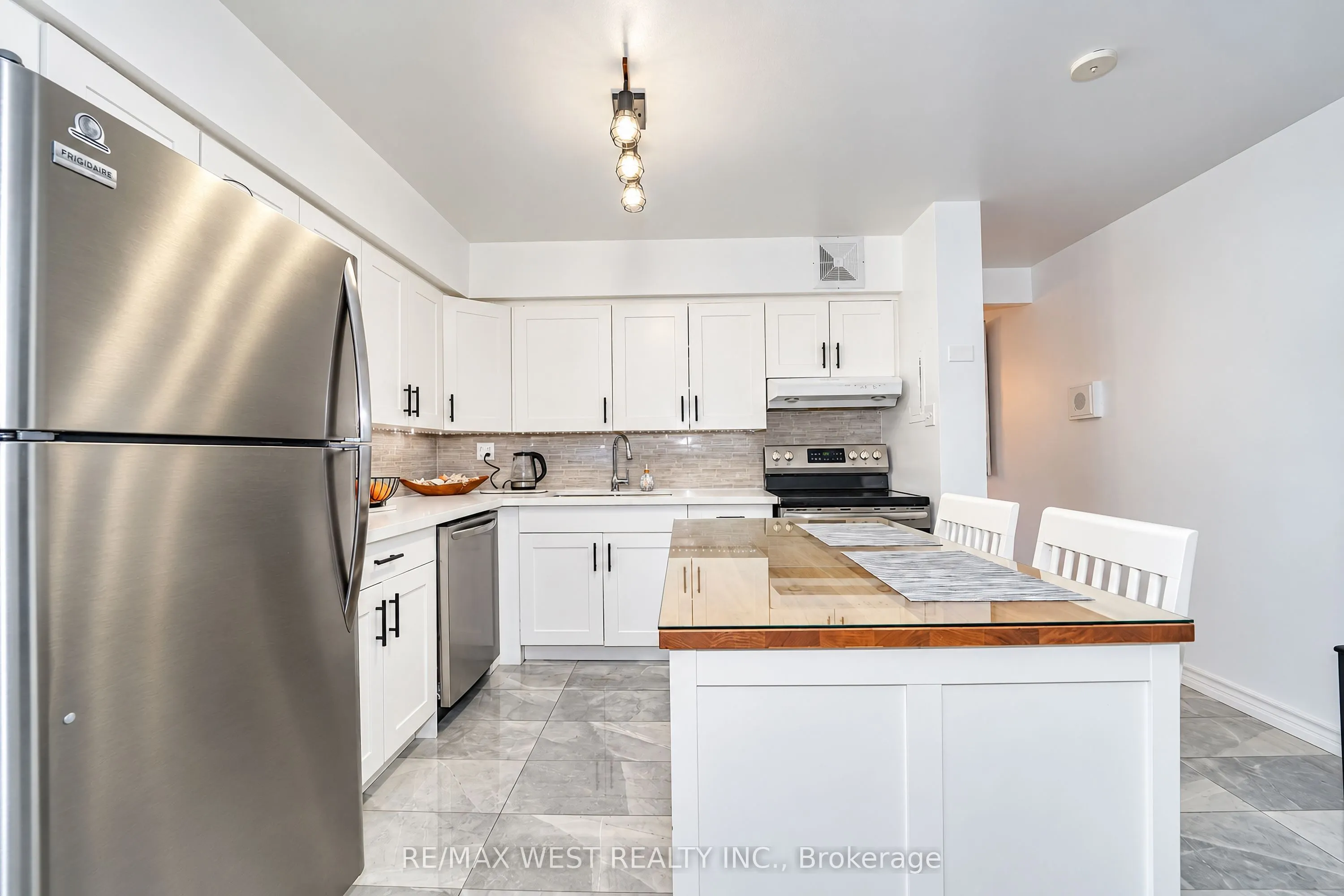 1100 Caven Street #406