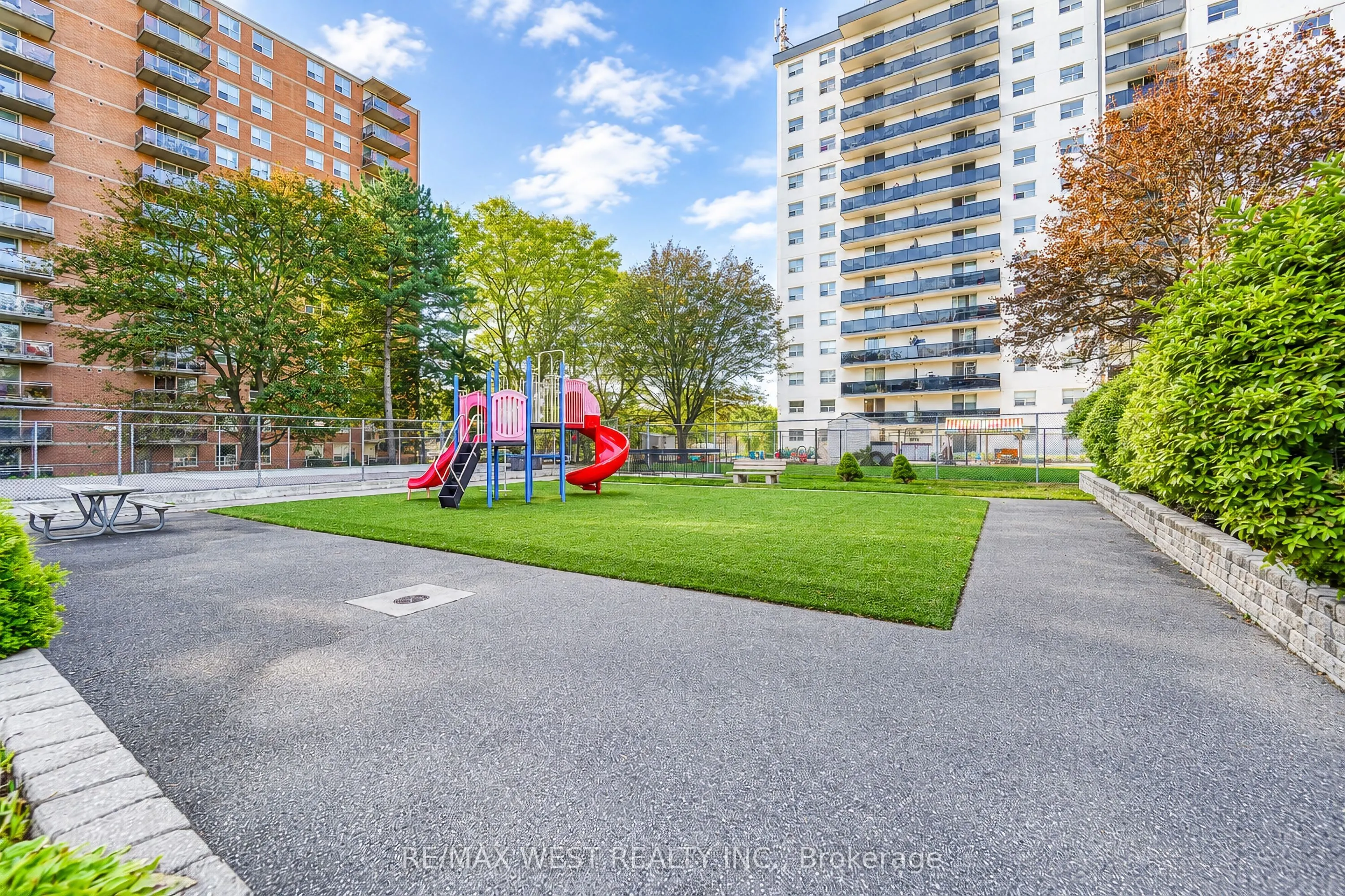 1100 Caven Street #406