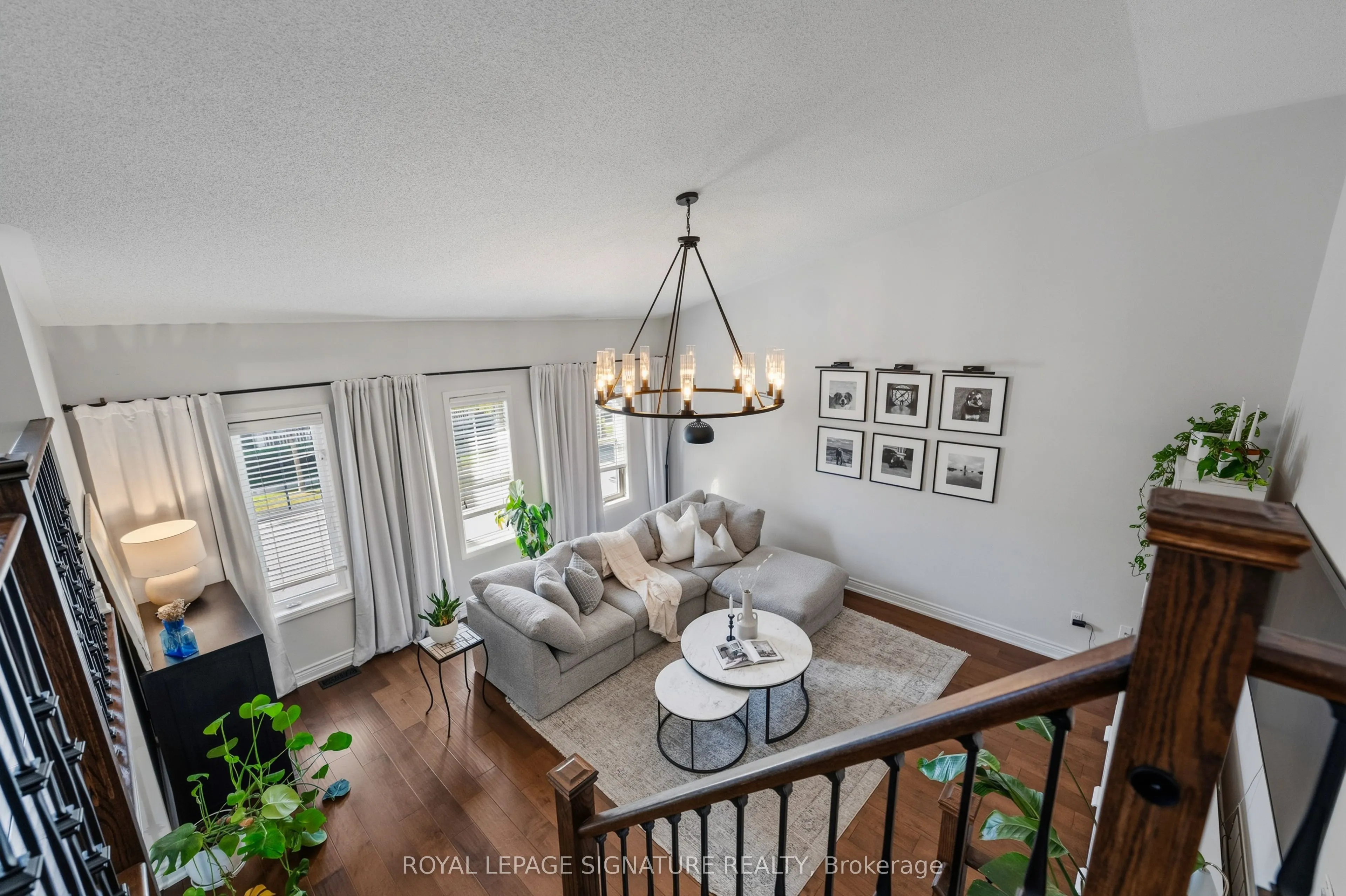 3195 Munson Crescent