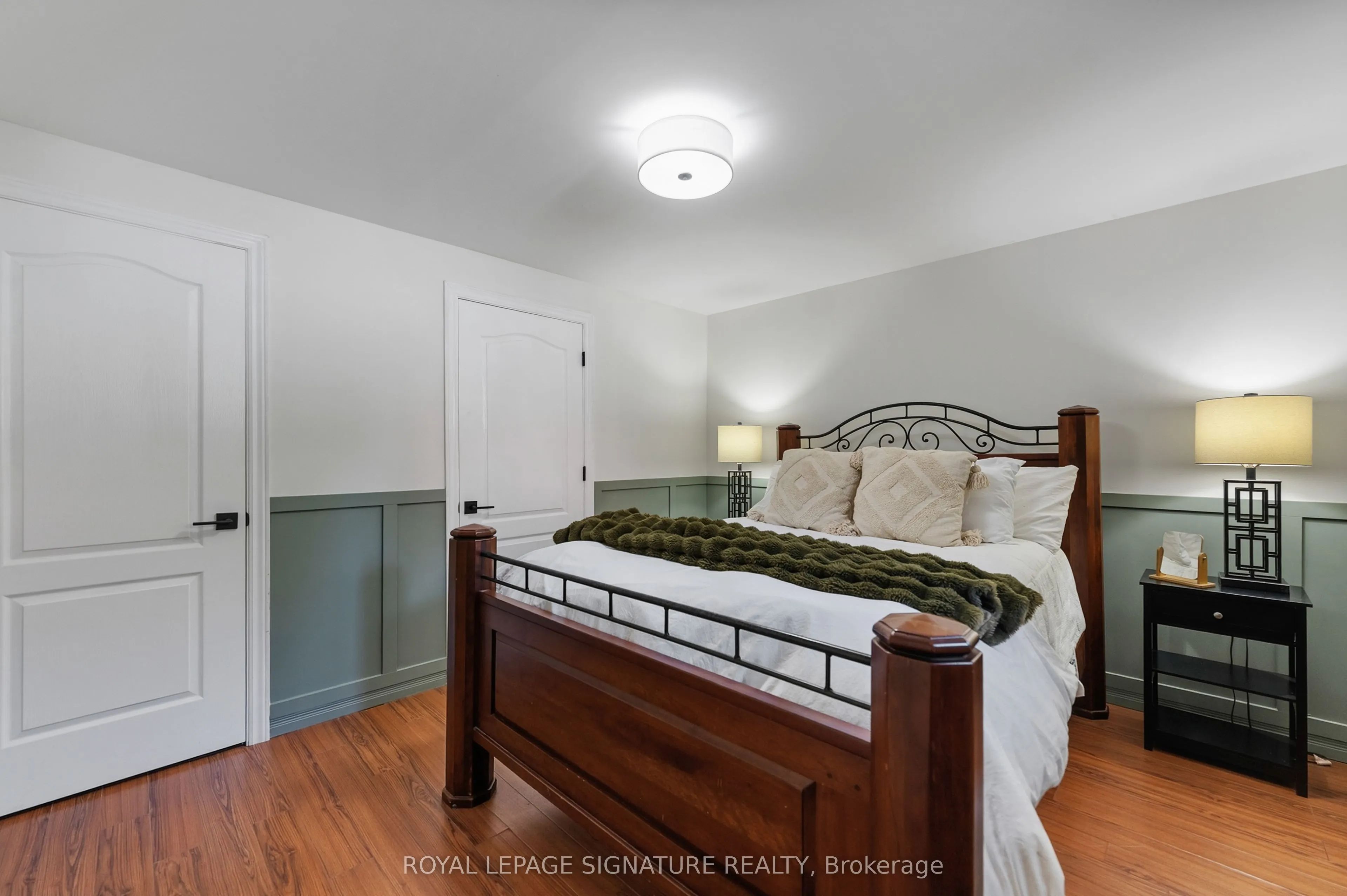 3195 Munson Crescent