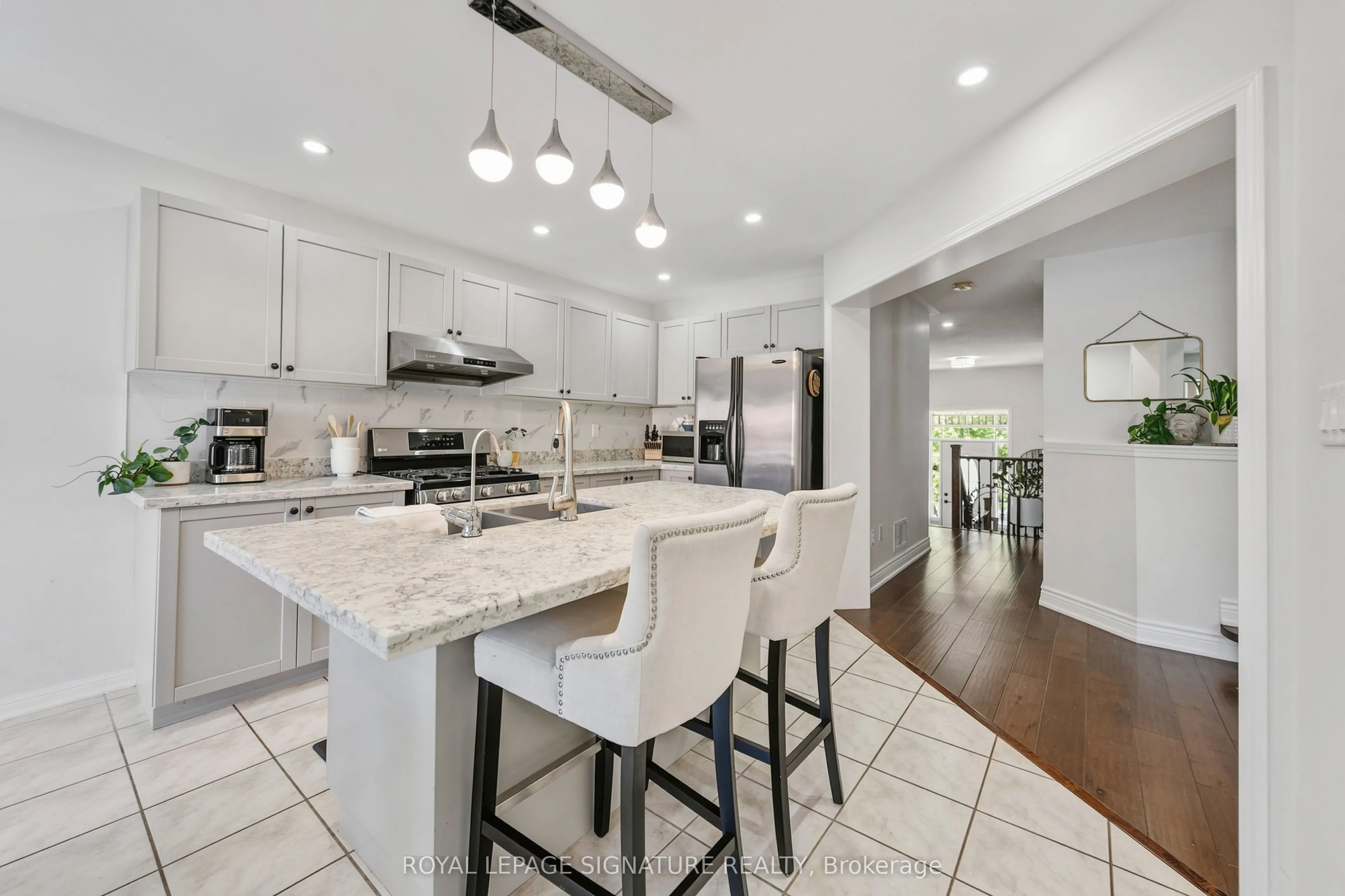 3195 Munson Crescent