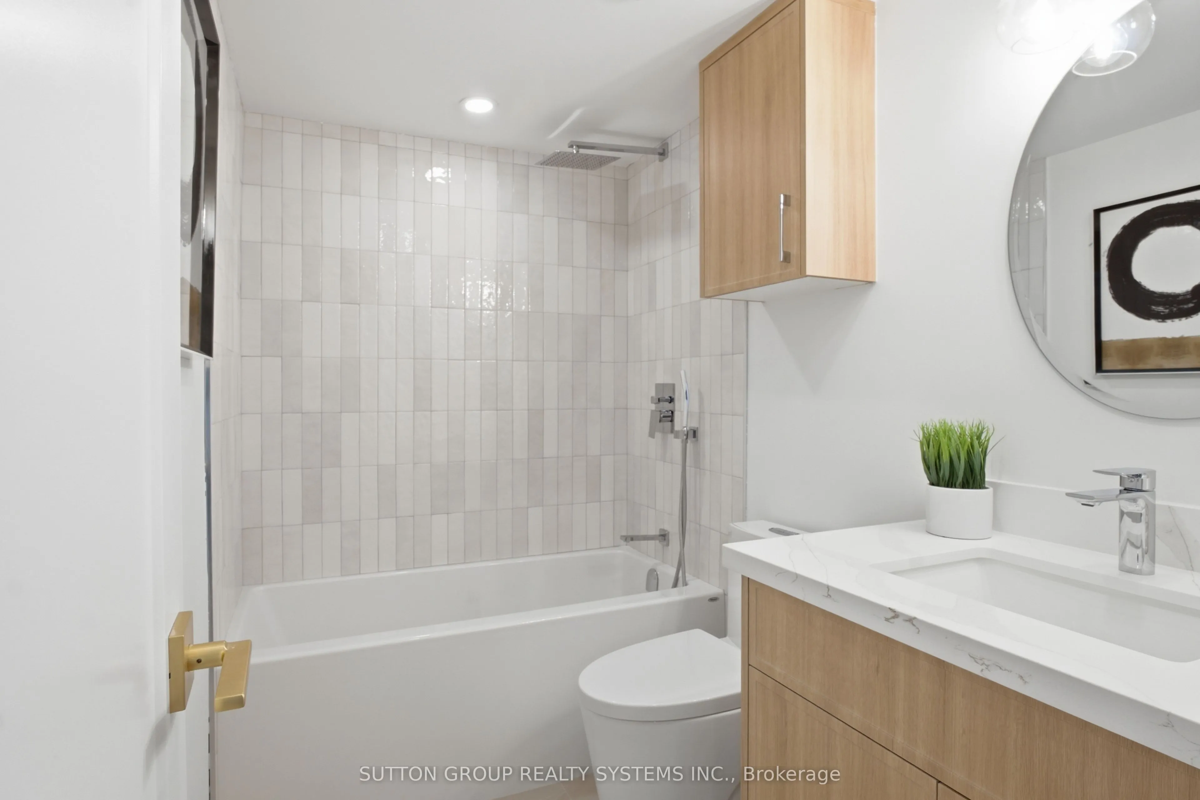 812 Burnhamthorpe Road #1504