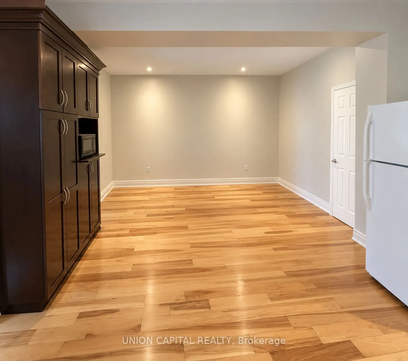 84 Runnymede Road #Main