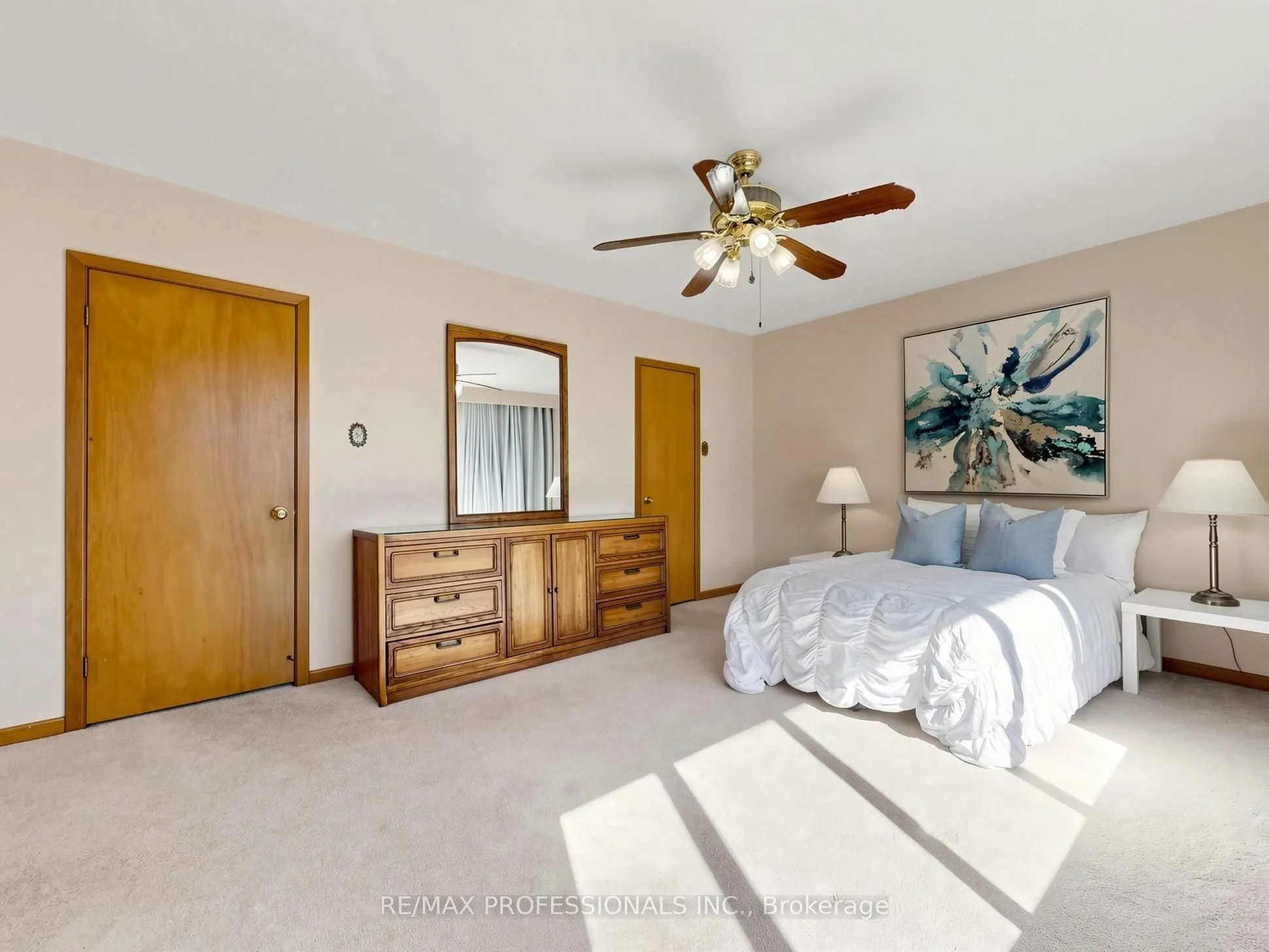 32 Summitcrest Drive