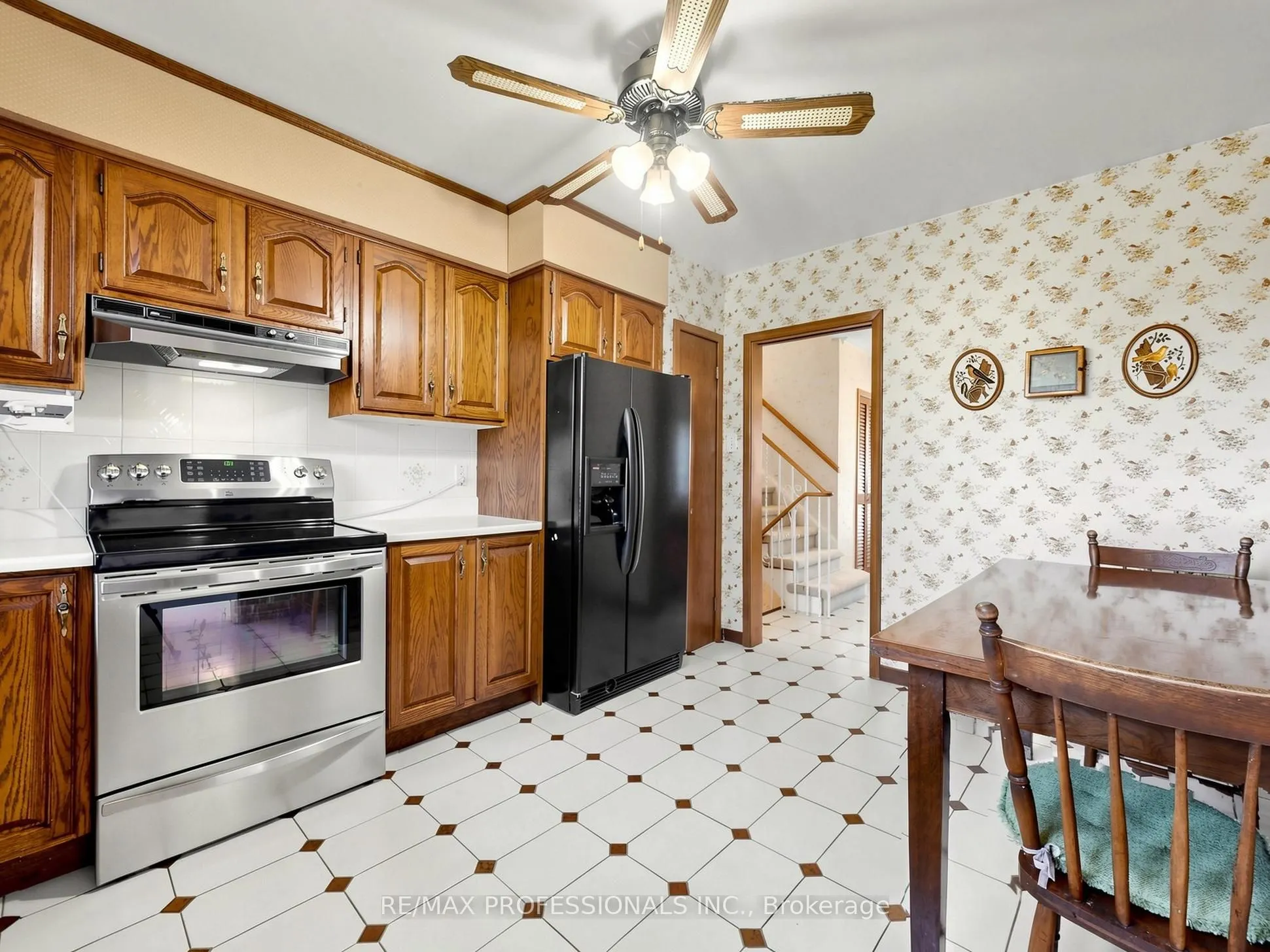 32 Summitcrest Drive