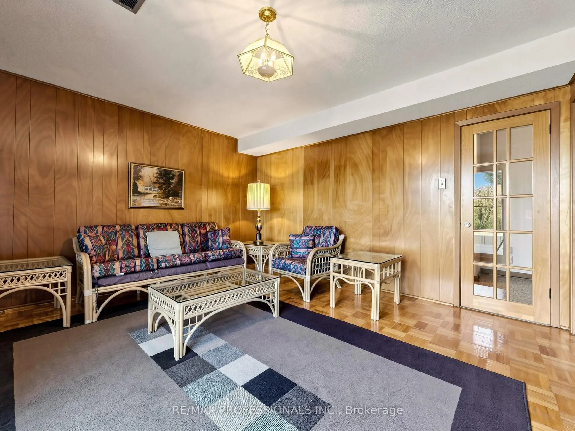 32 Summitcrest Drive