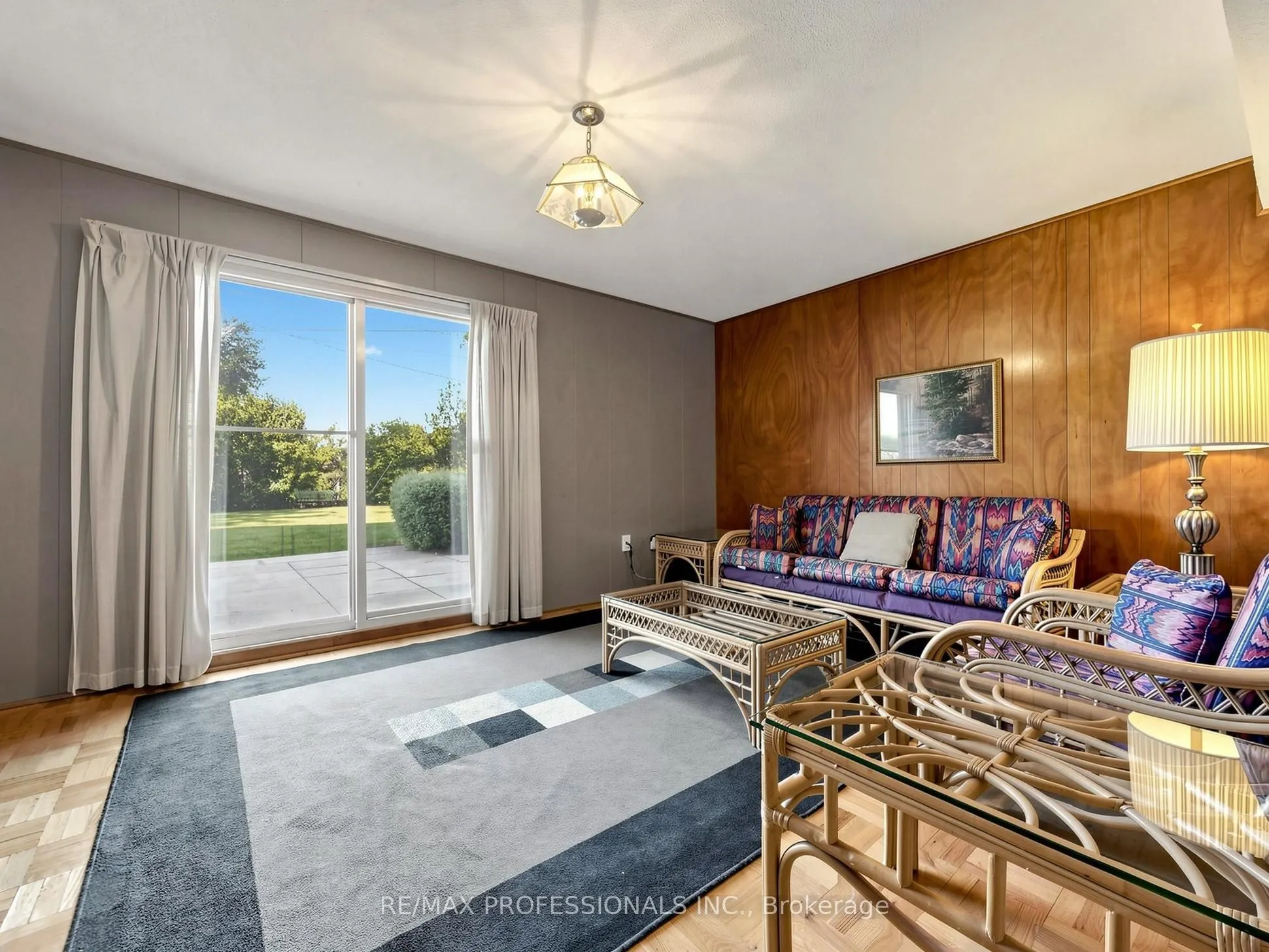 32 Summitcrest Drive