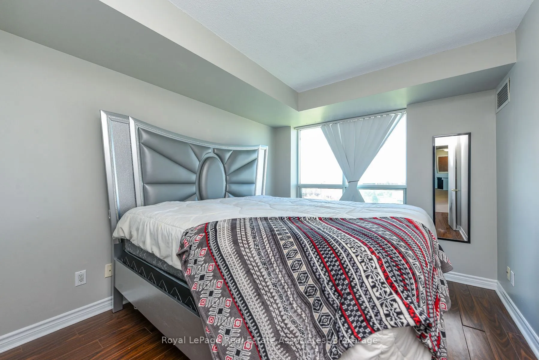 4879 Kimbermount Avenue #710