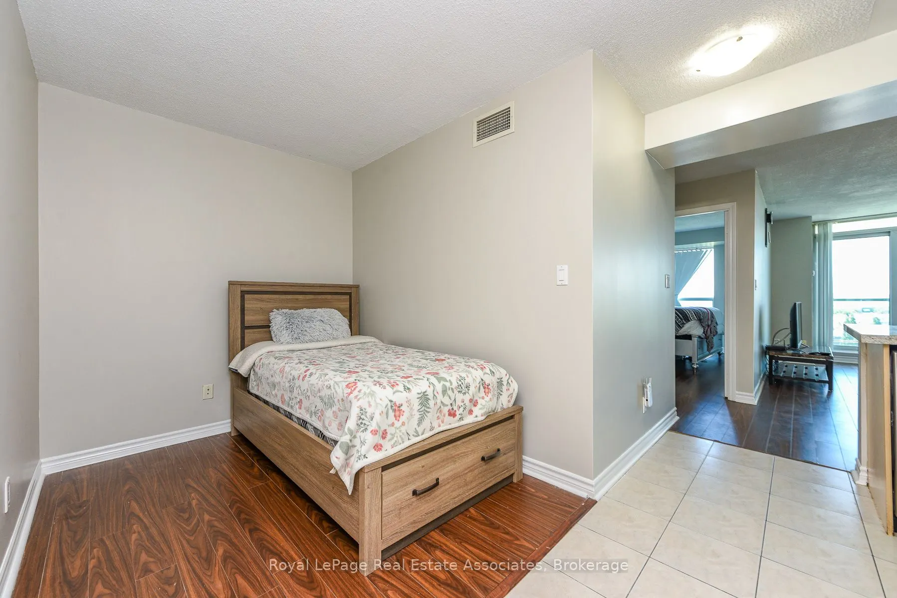 4879 Kimbermount Avenue #710