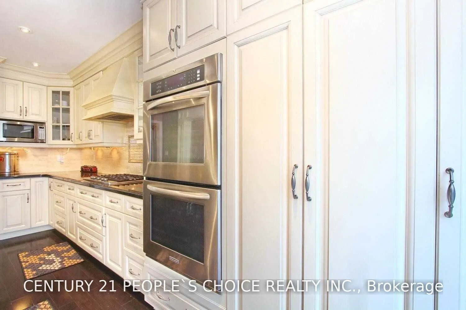 6 Stirrup Court