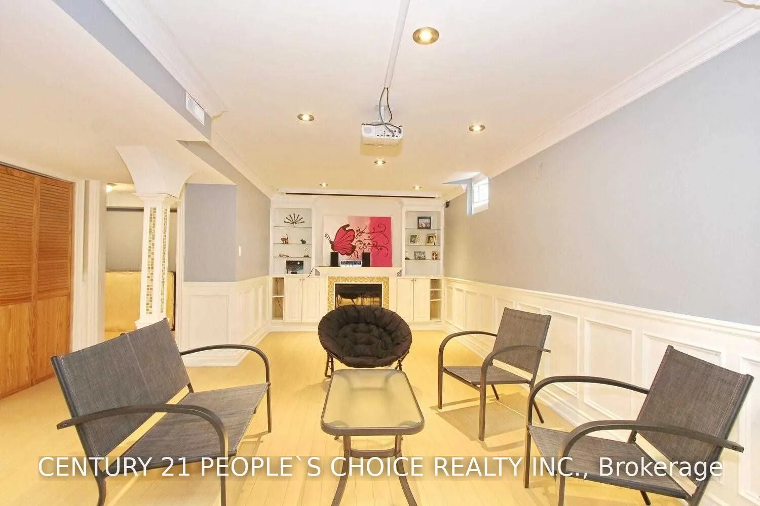 6 Stirrup Court