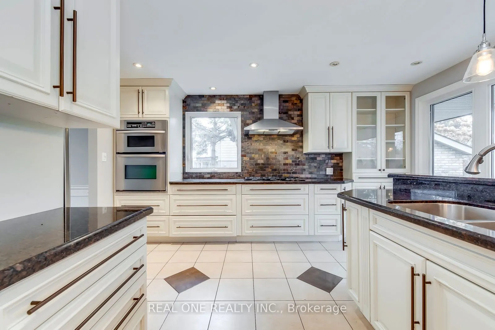 120 Blyth Crescent