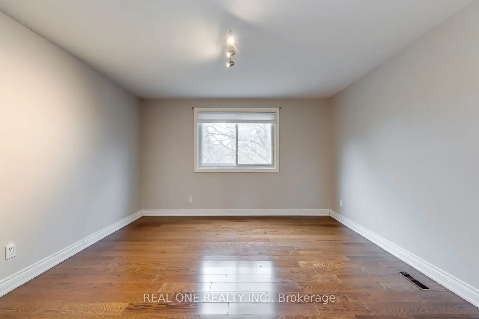 120 Blyth Crescent