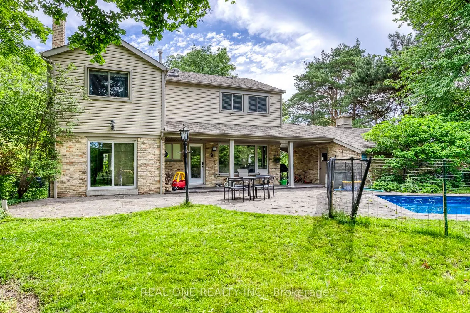 120 Blyth Crescent