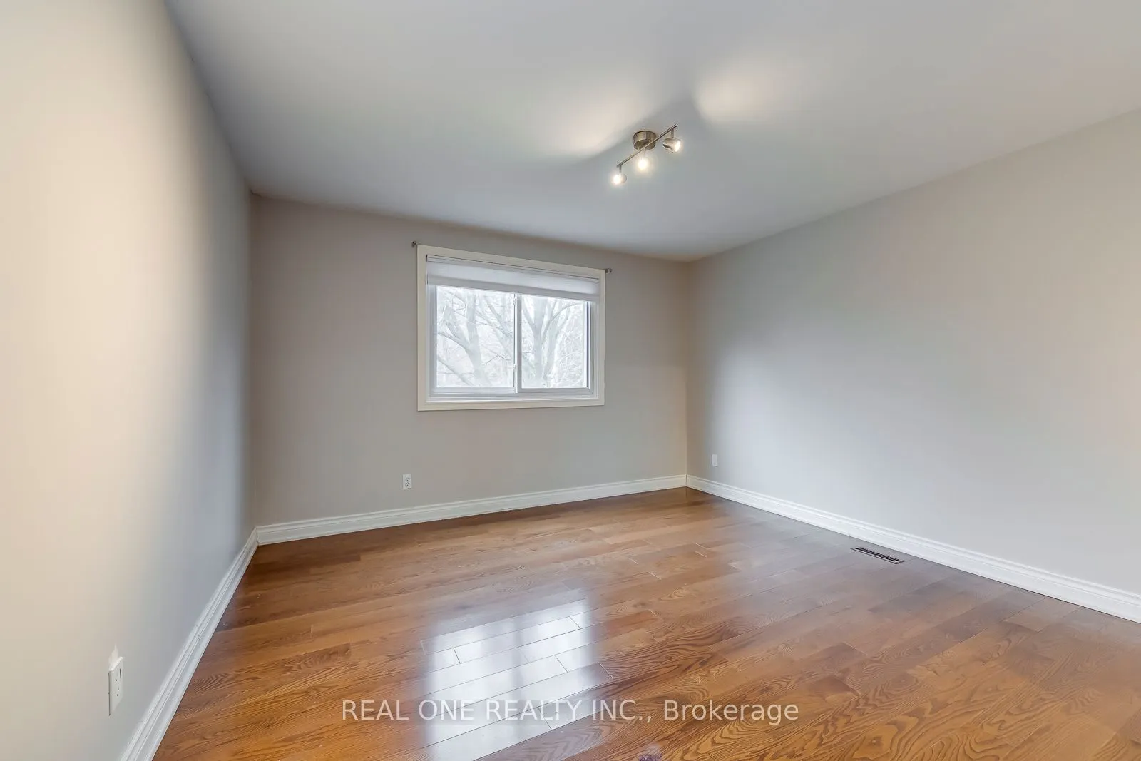 120 Blyth Crescent