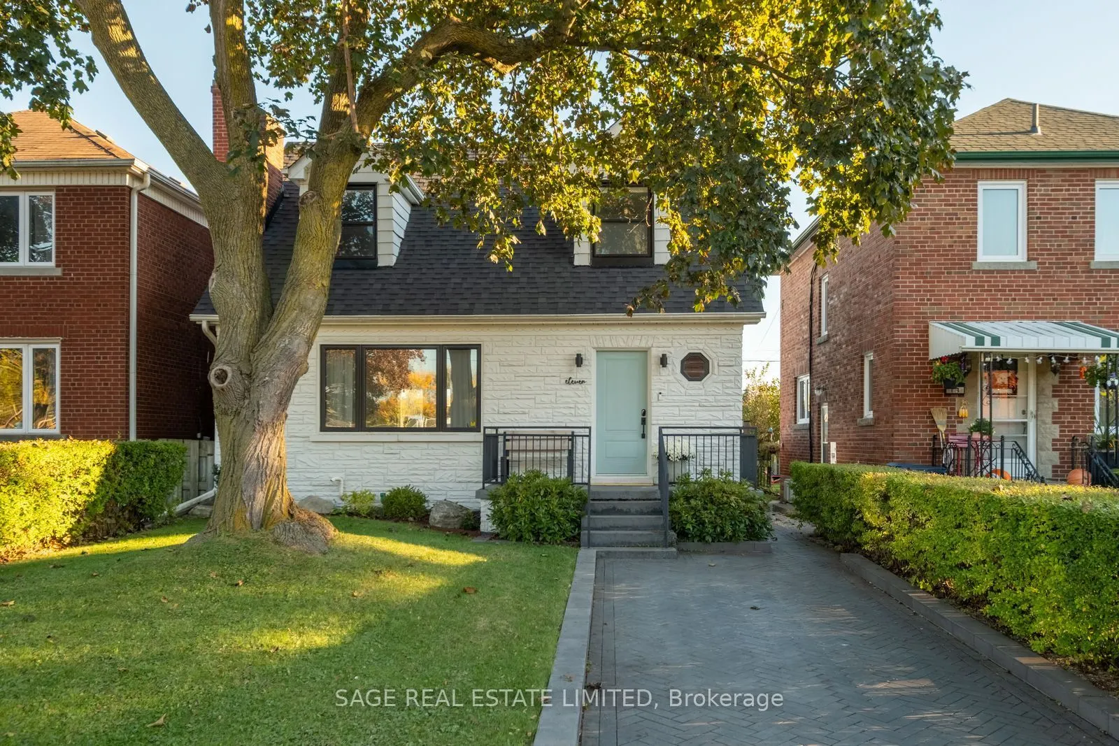 11 Maple Boulevard