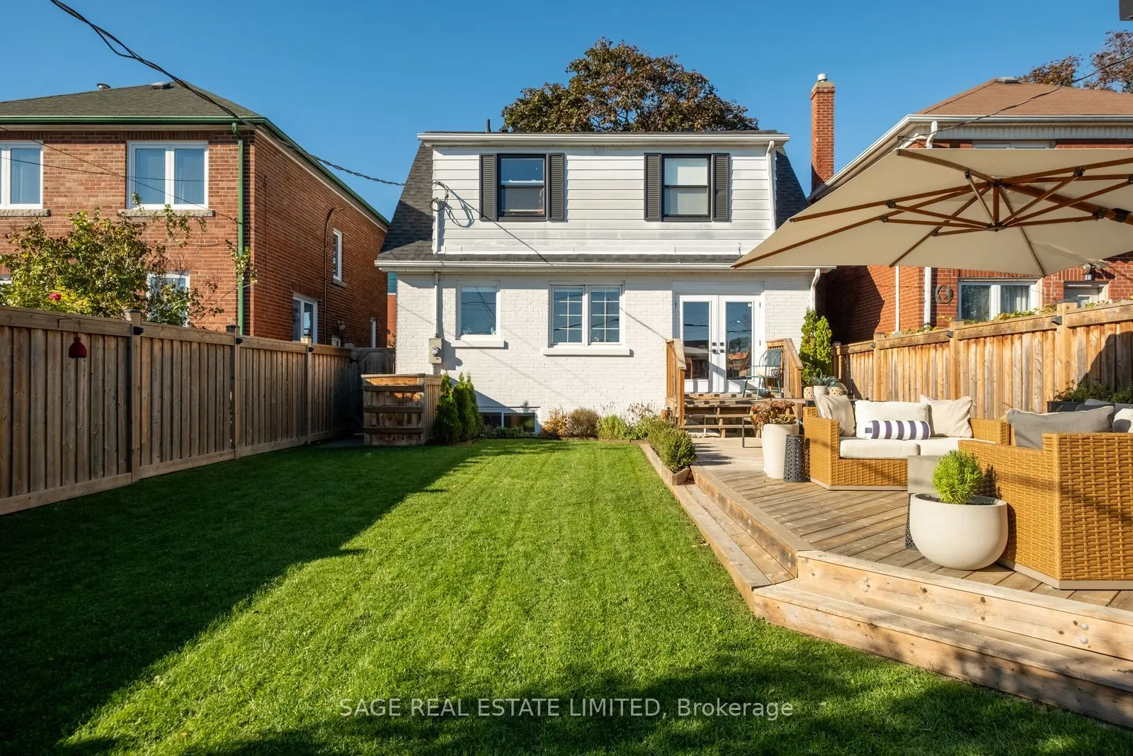 11 Maple Boulevard