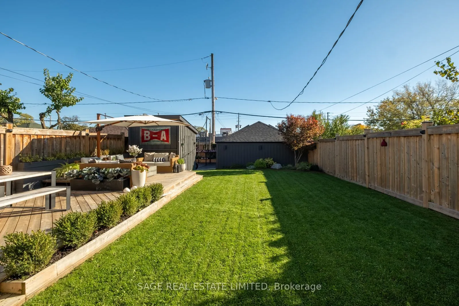11 Maple Boulevard