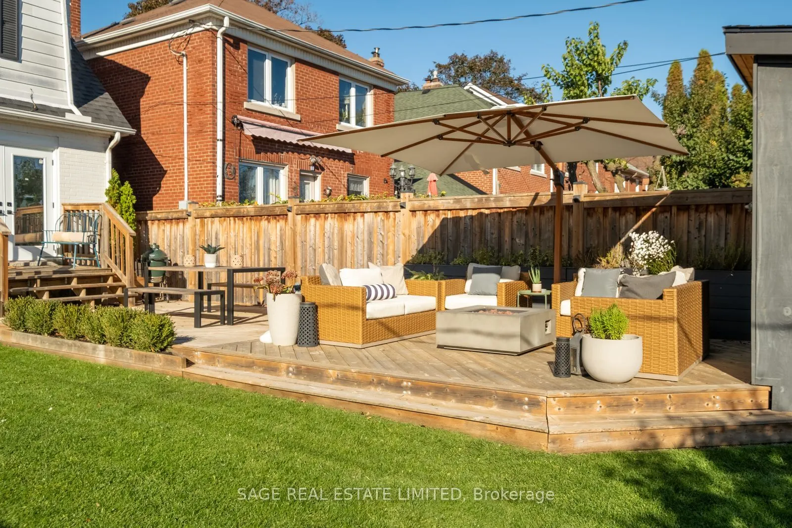 11 Maple Boulevard