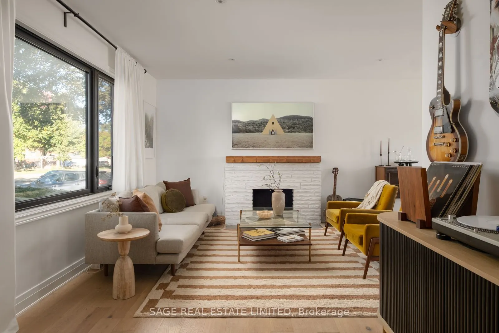11 Maple Boulevard