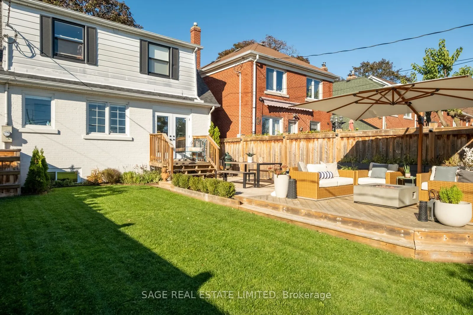 11 Maple Boulevard