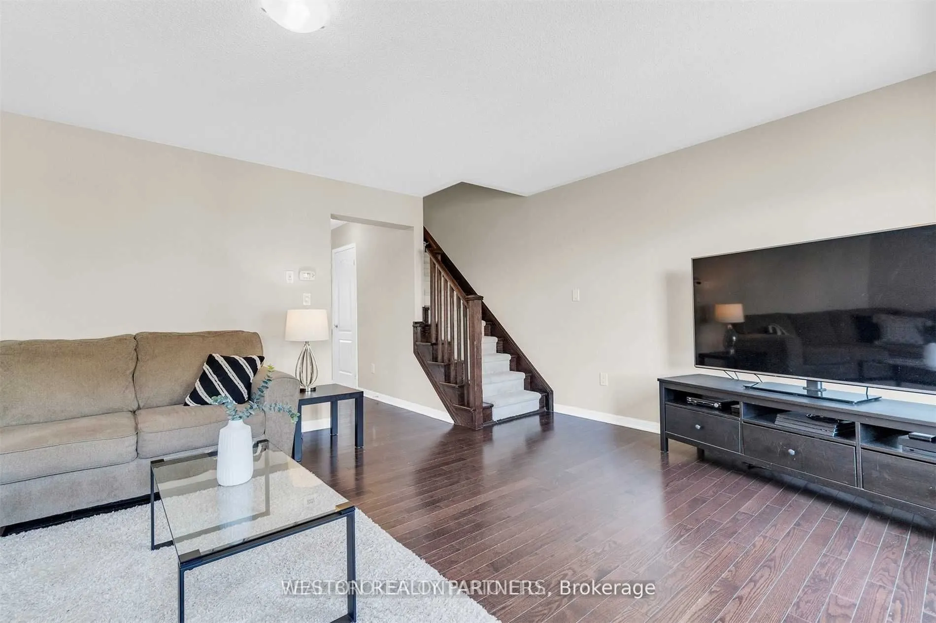 6 Colonel Frank Ching Crescent