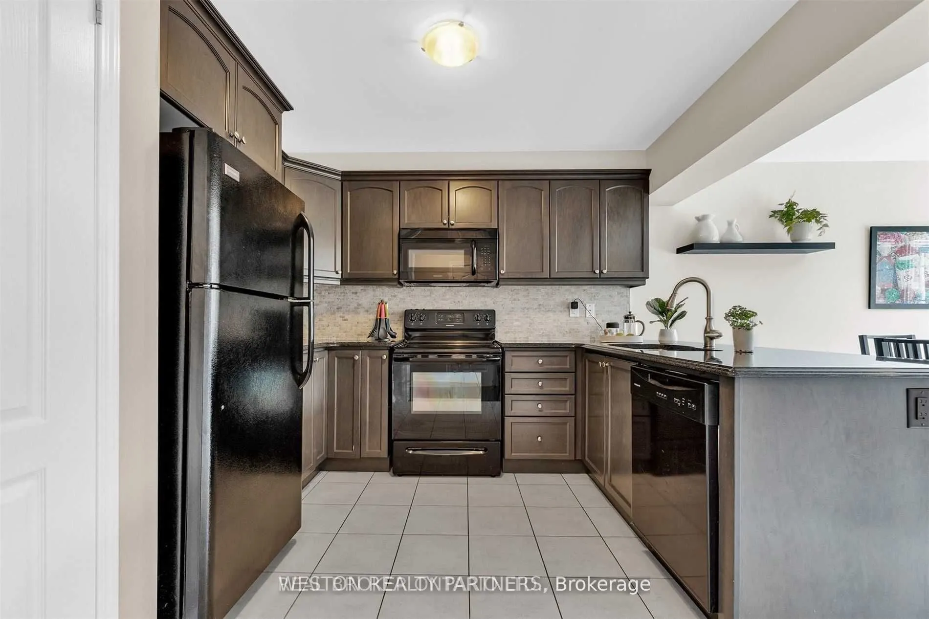 6 Colonel Frank Ching Crescent