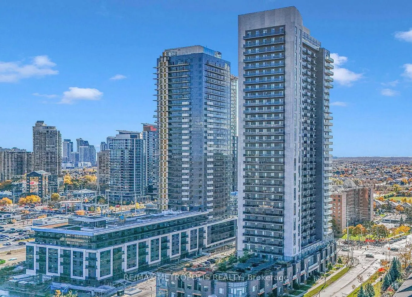 8 Nahani Way #3403