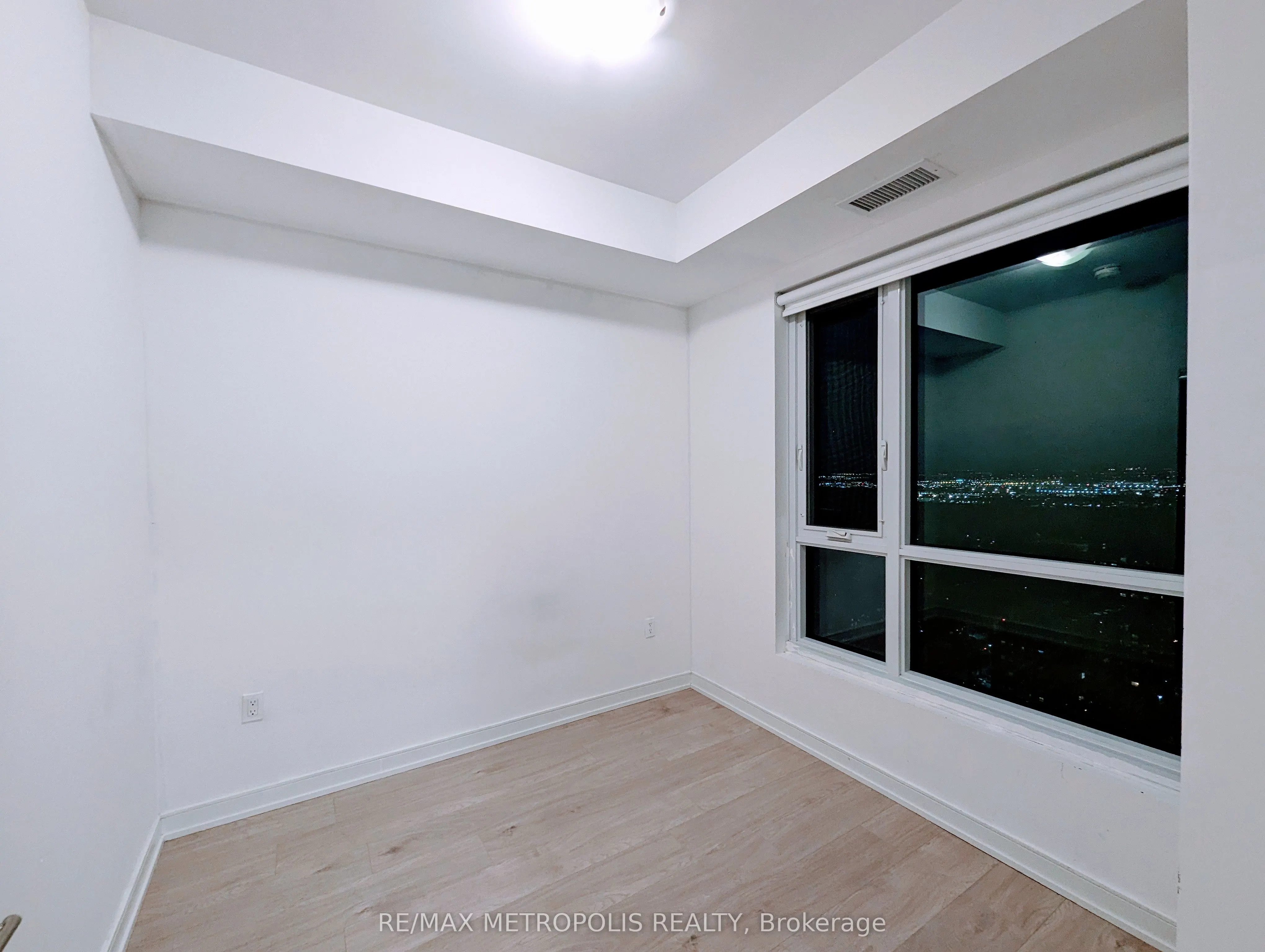 8 Nahani Way #3403