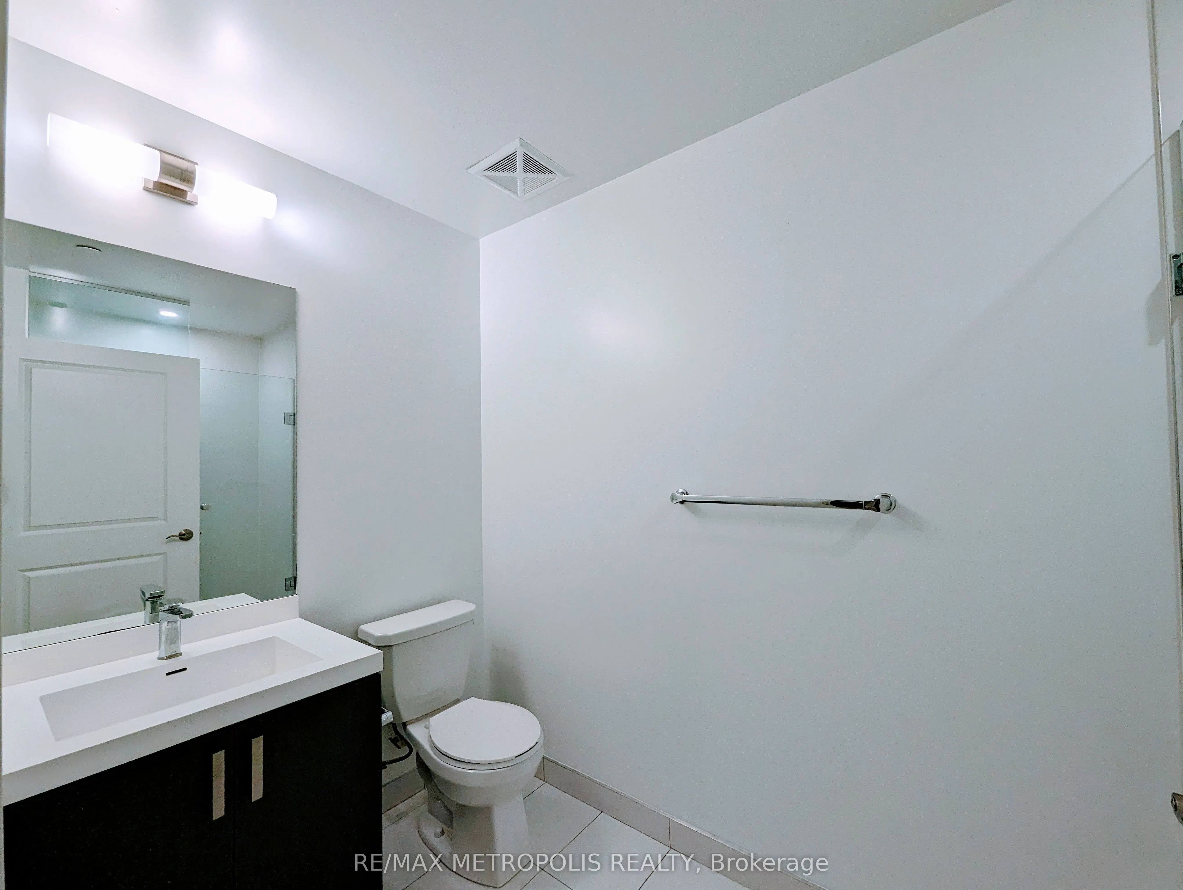 8 Nahani Way #3403