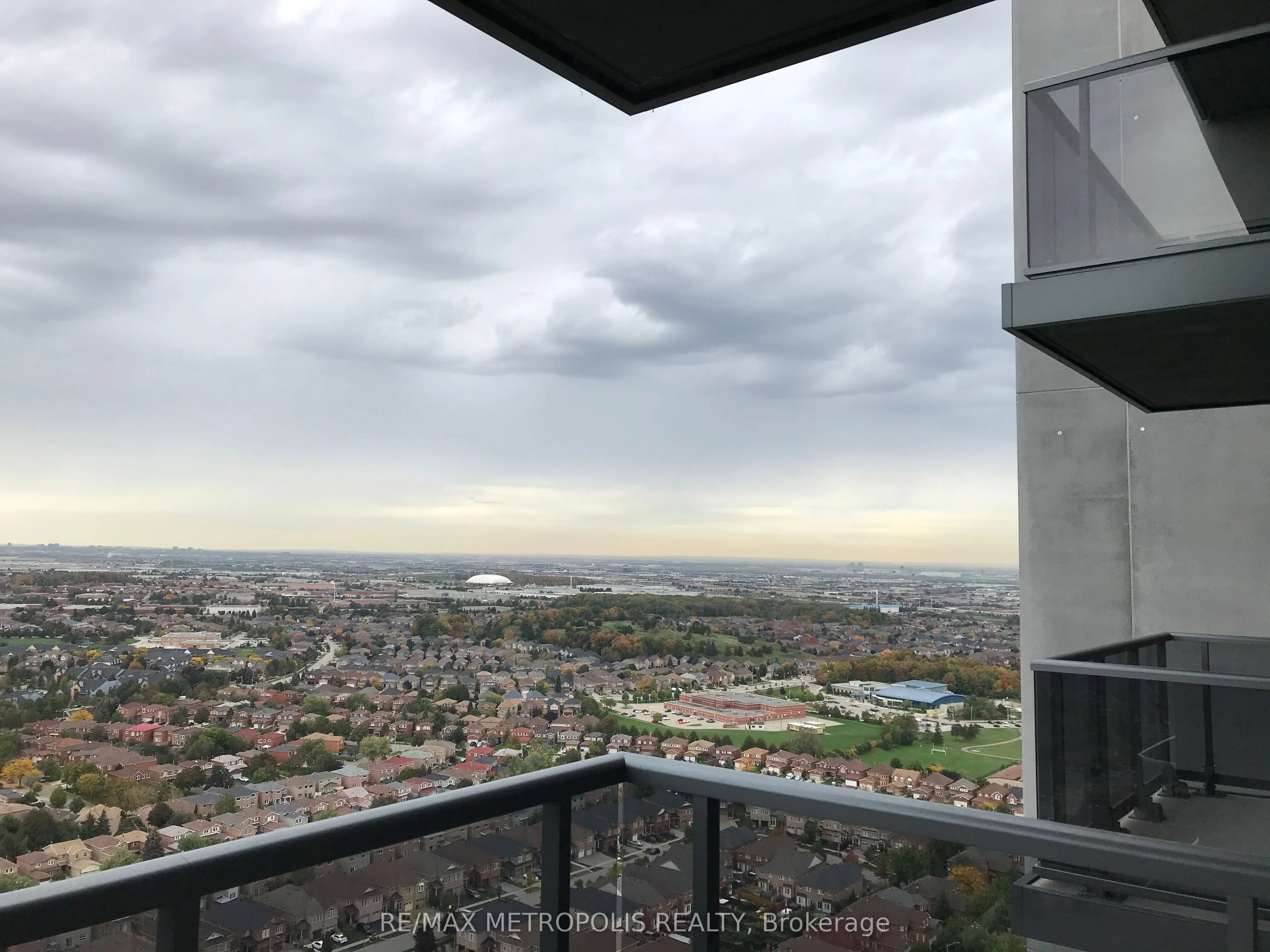 8 Nahani Way #3403