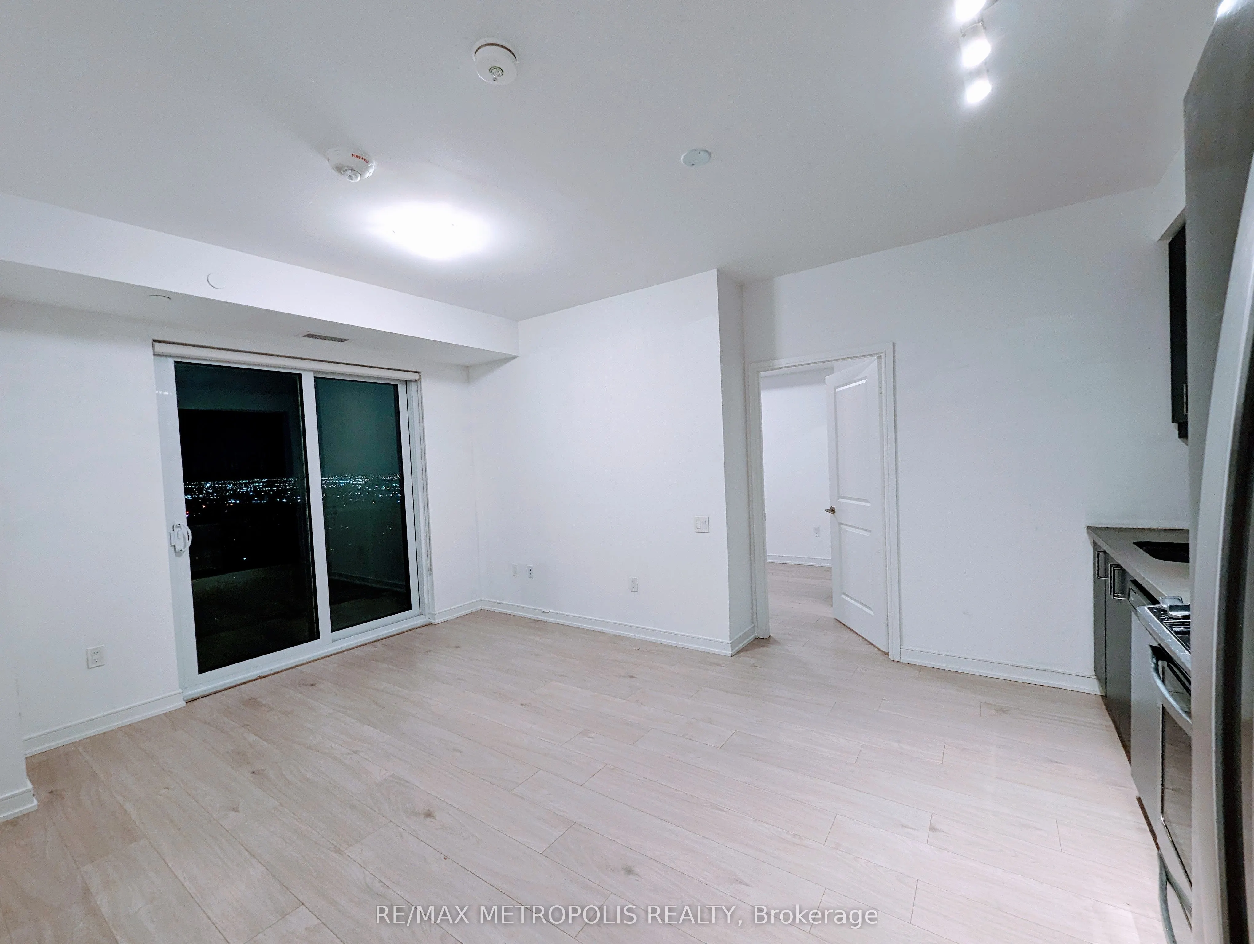 8 Nahani Way #3403