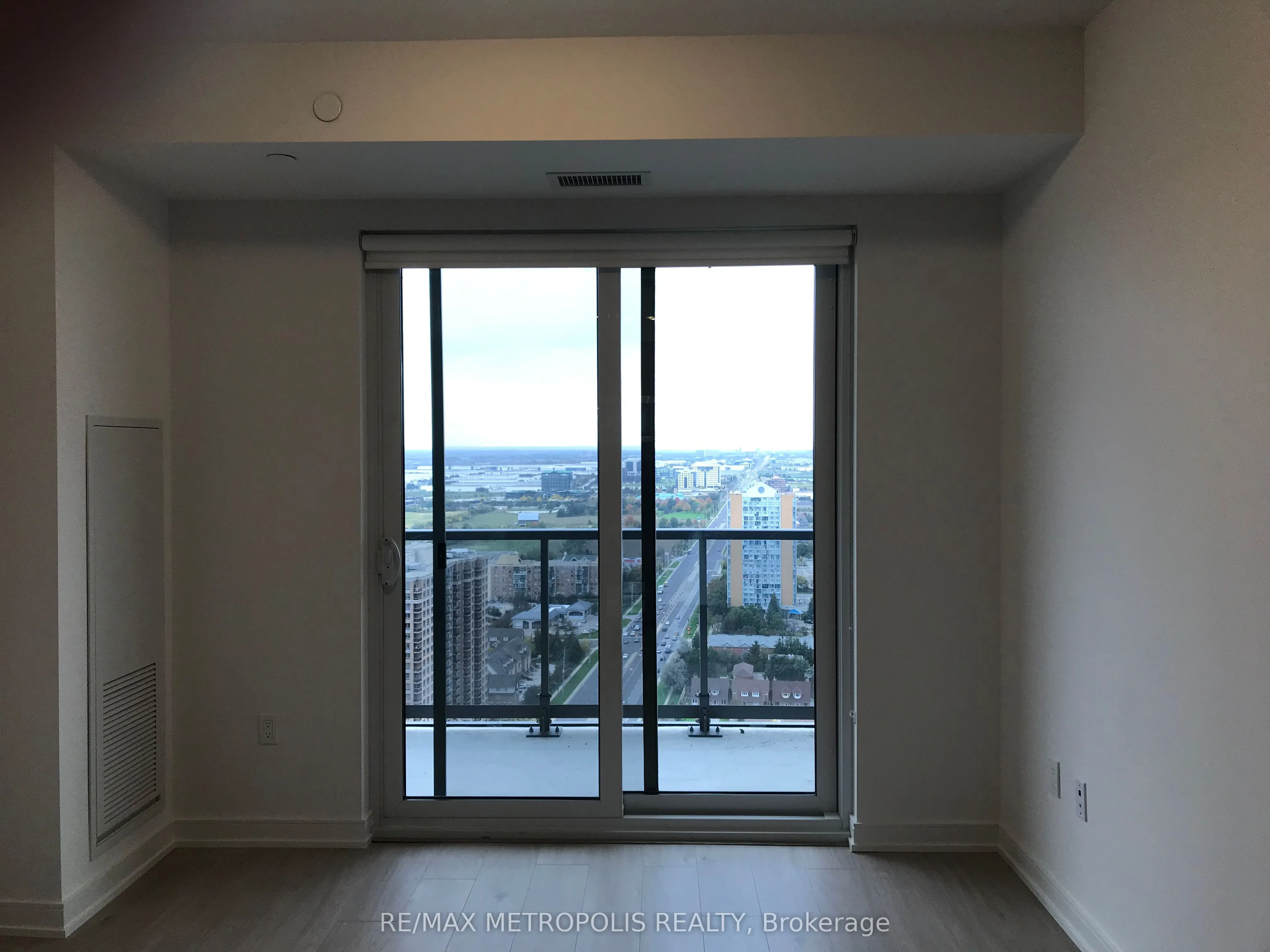 8 Nahani Way #3403