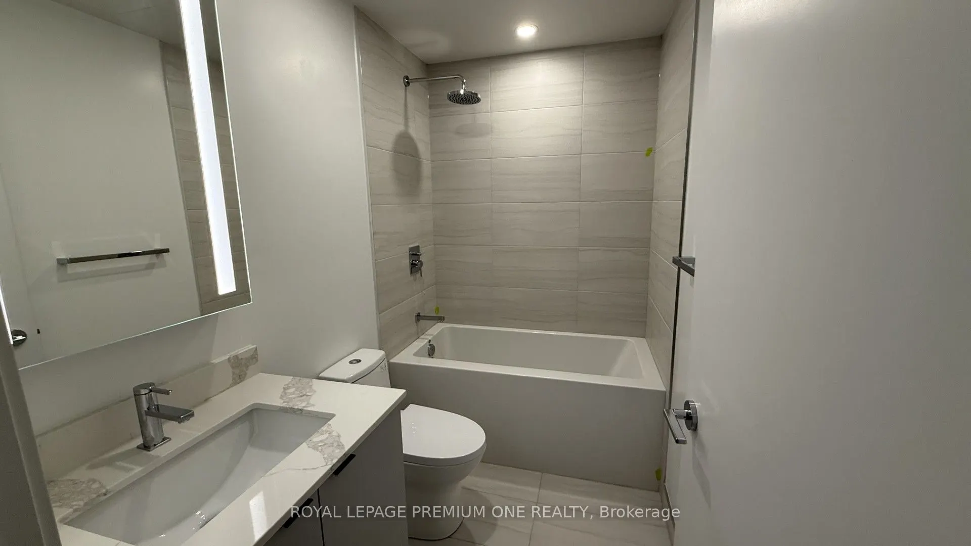 285 Dufferin Street W #430