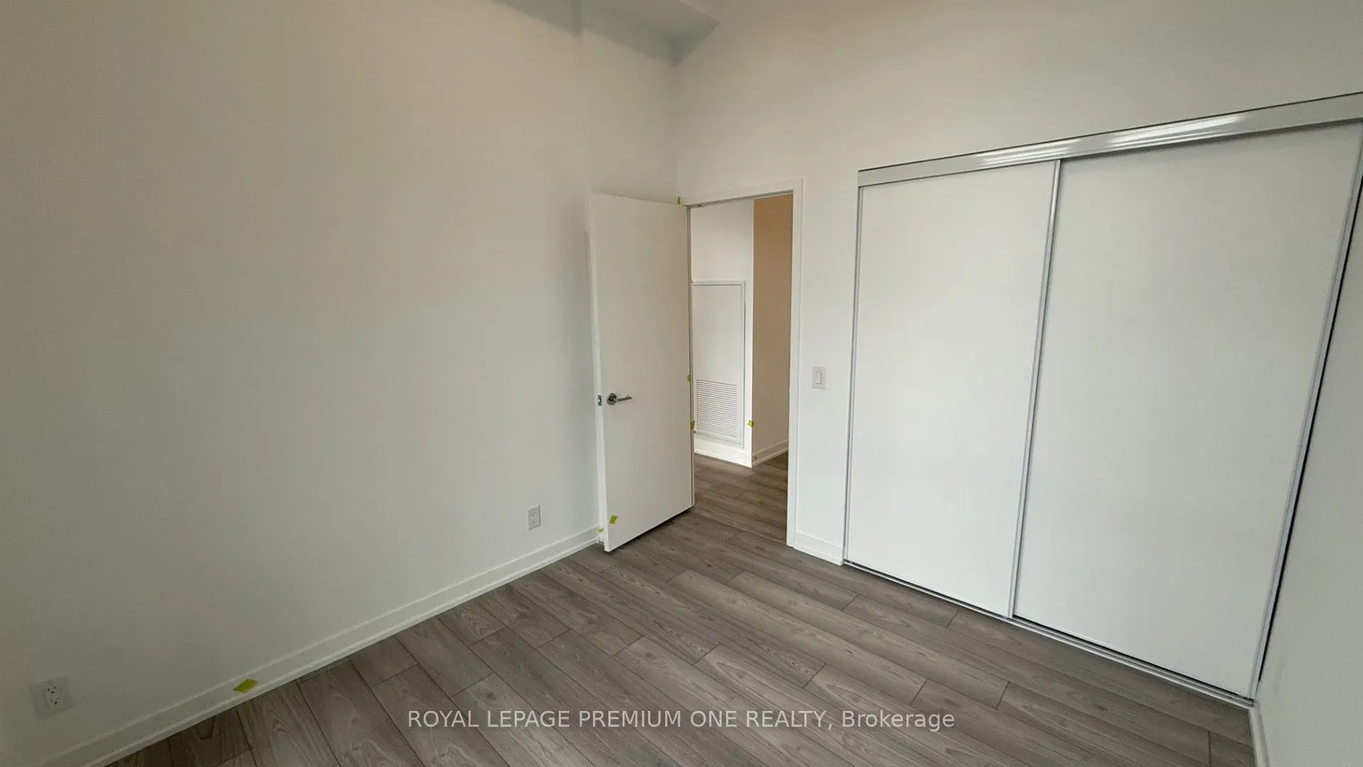 285 Dufferin Street W #430