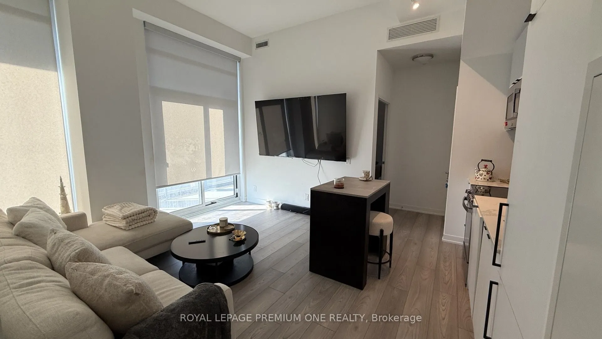 285 Dufferin Street W #430