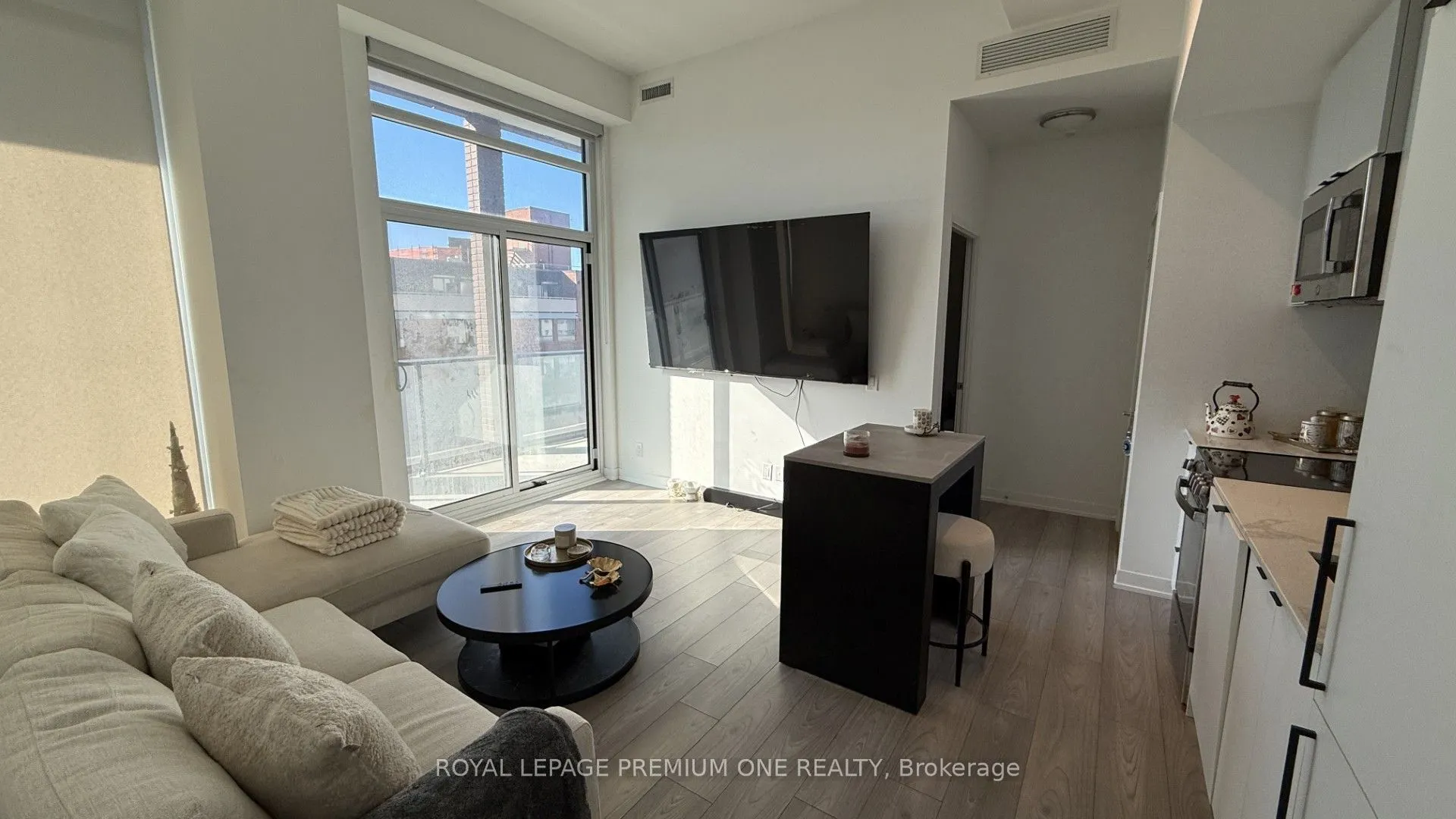 285 Dufferin Street W #430