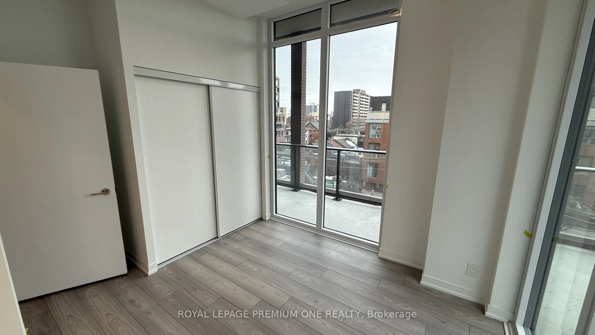 285 Dufferin Street W #430