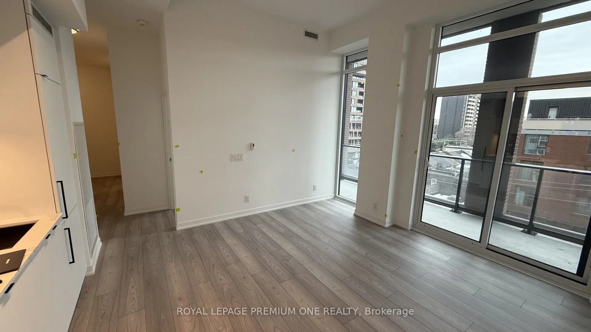 285 Dufferin Street W #430