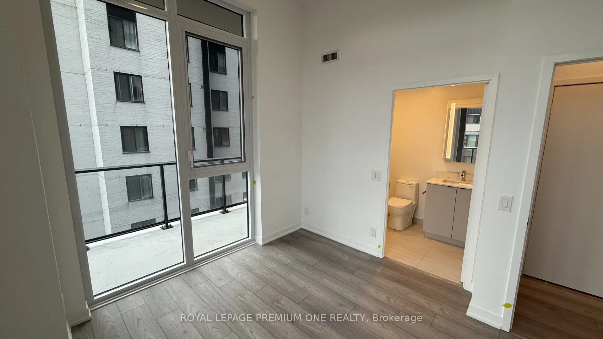 285 Dufferin Street W #430