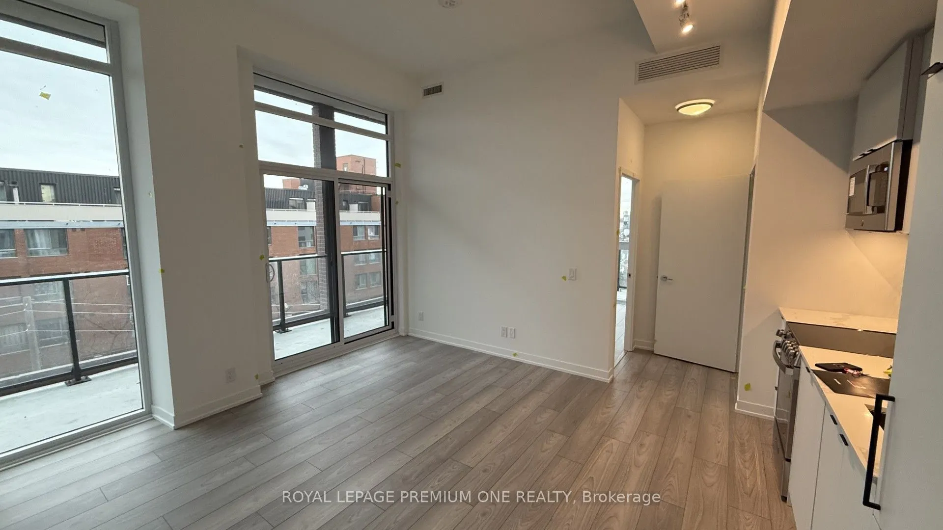 285 Dufferin Street W #430