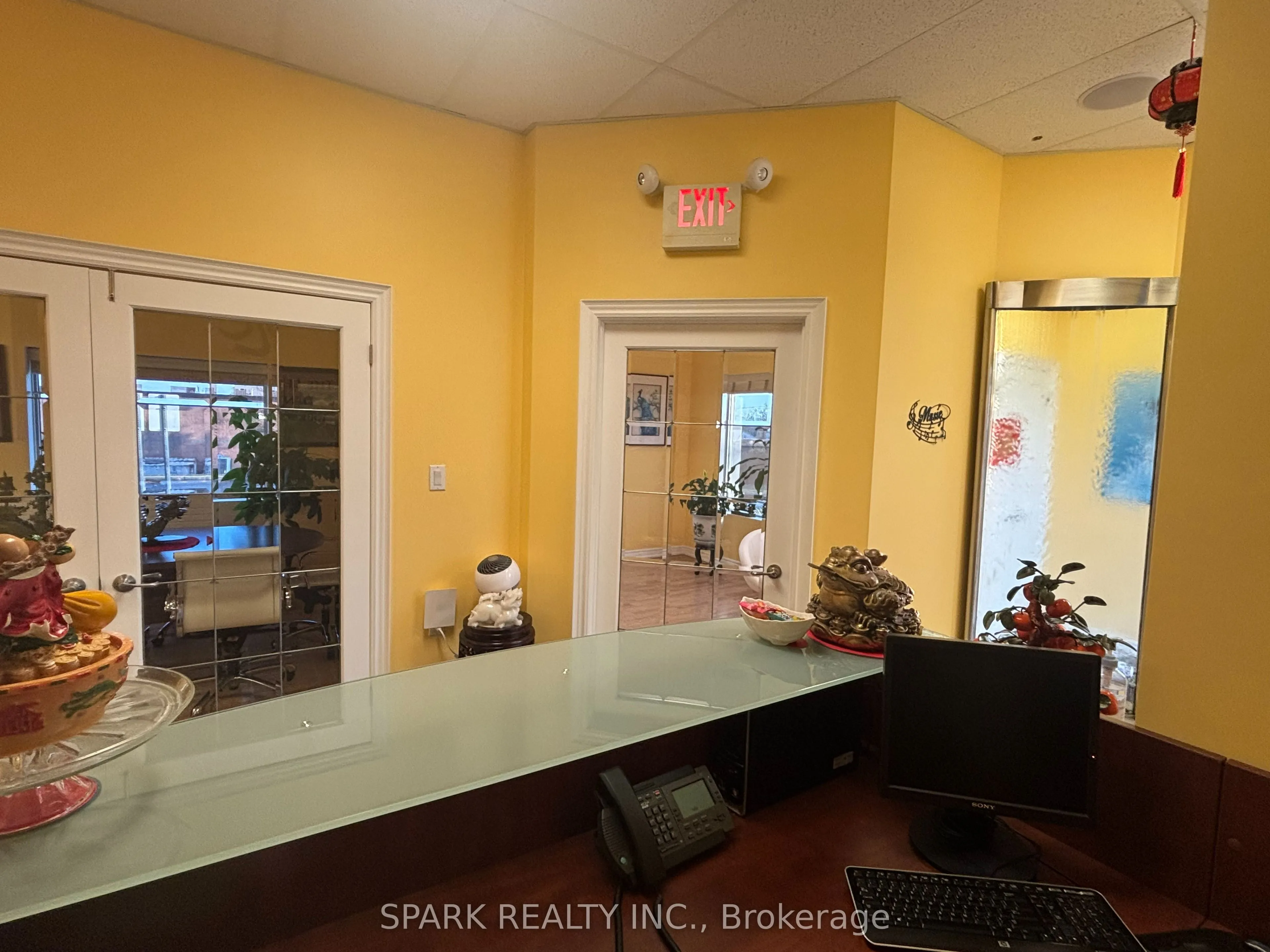 5006 South Service Road #6